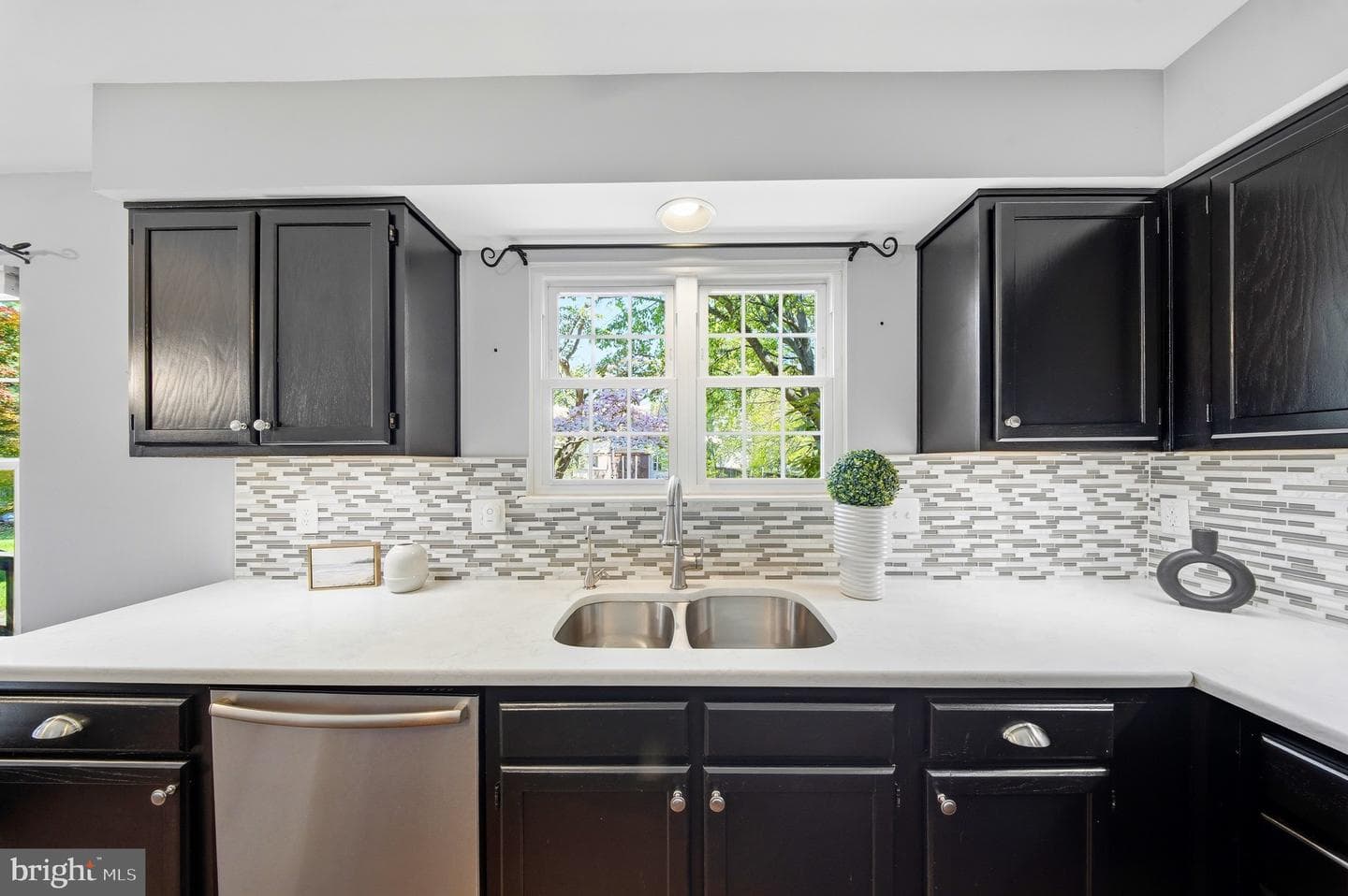 210 Foxborough Drive SW photo 27