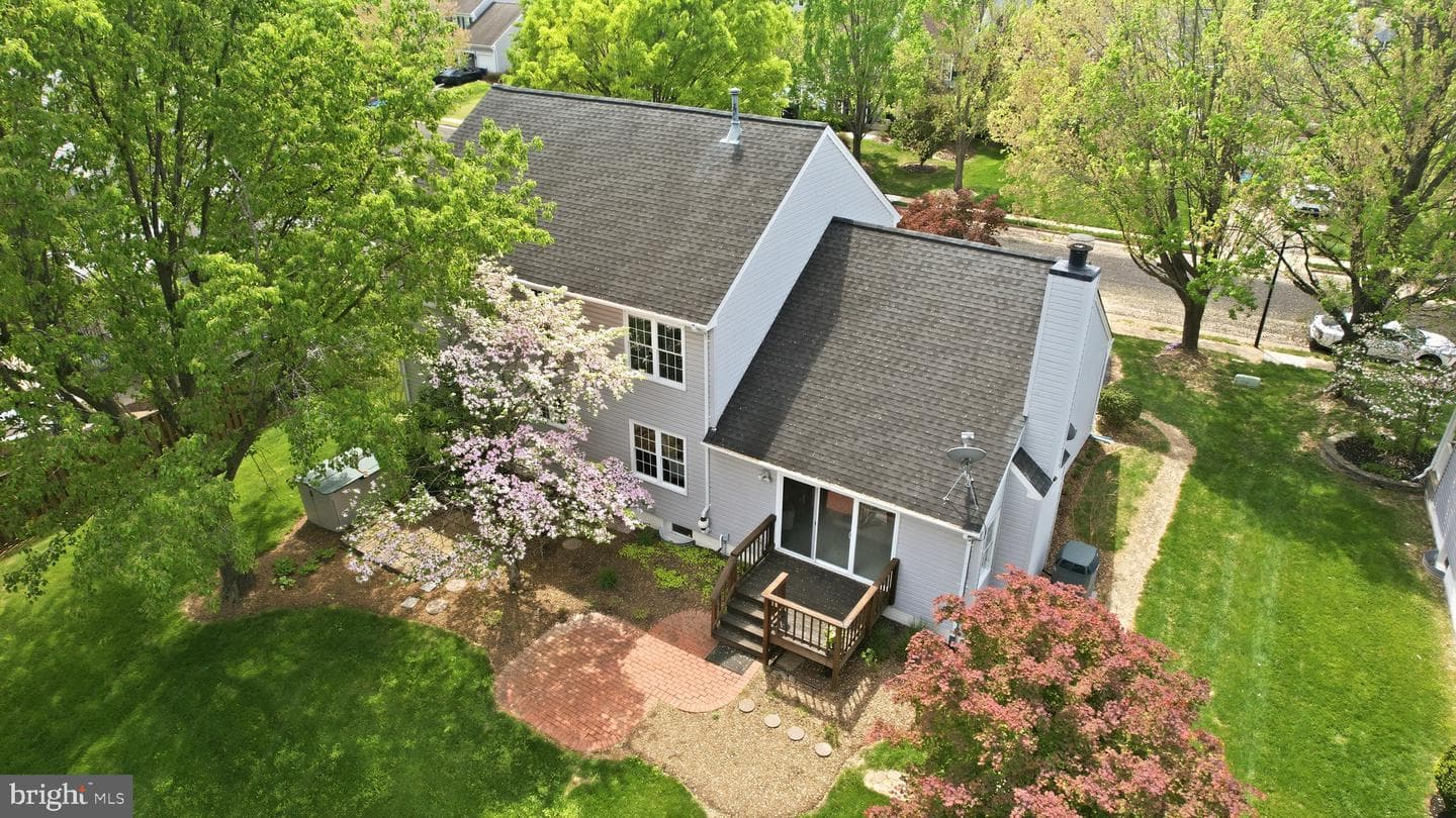 210 Foxborough Drive SW photo 6