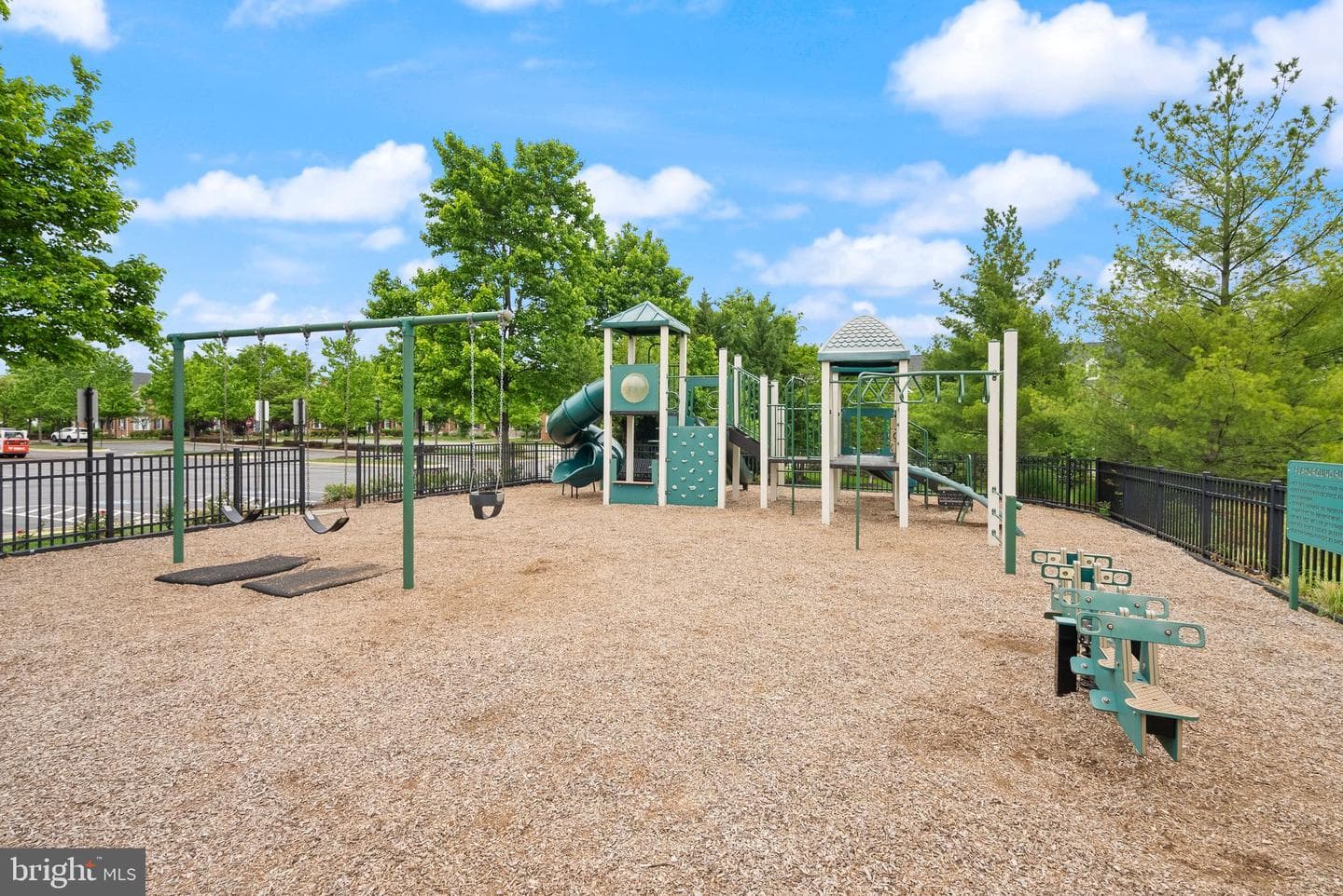 23128 Dunlop Heights Terrace photo 41