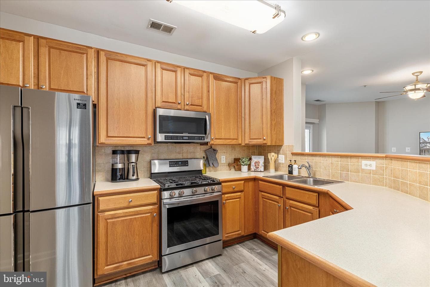 20227 Macglashan Terrace photo 9