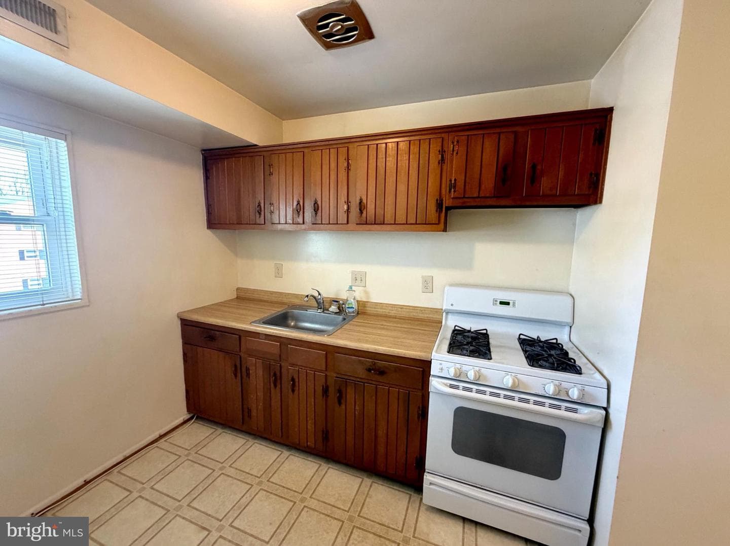 120 Washington Street NE #9 photo 8