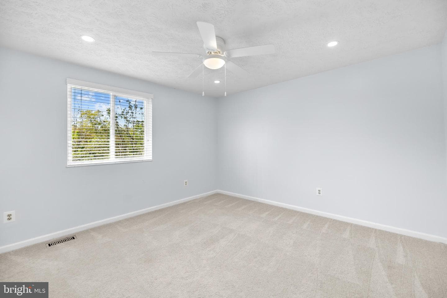 342 Samantha Drive photo 40