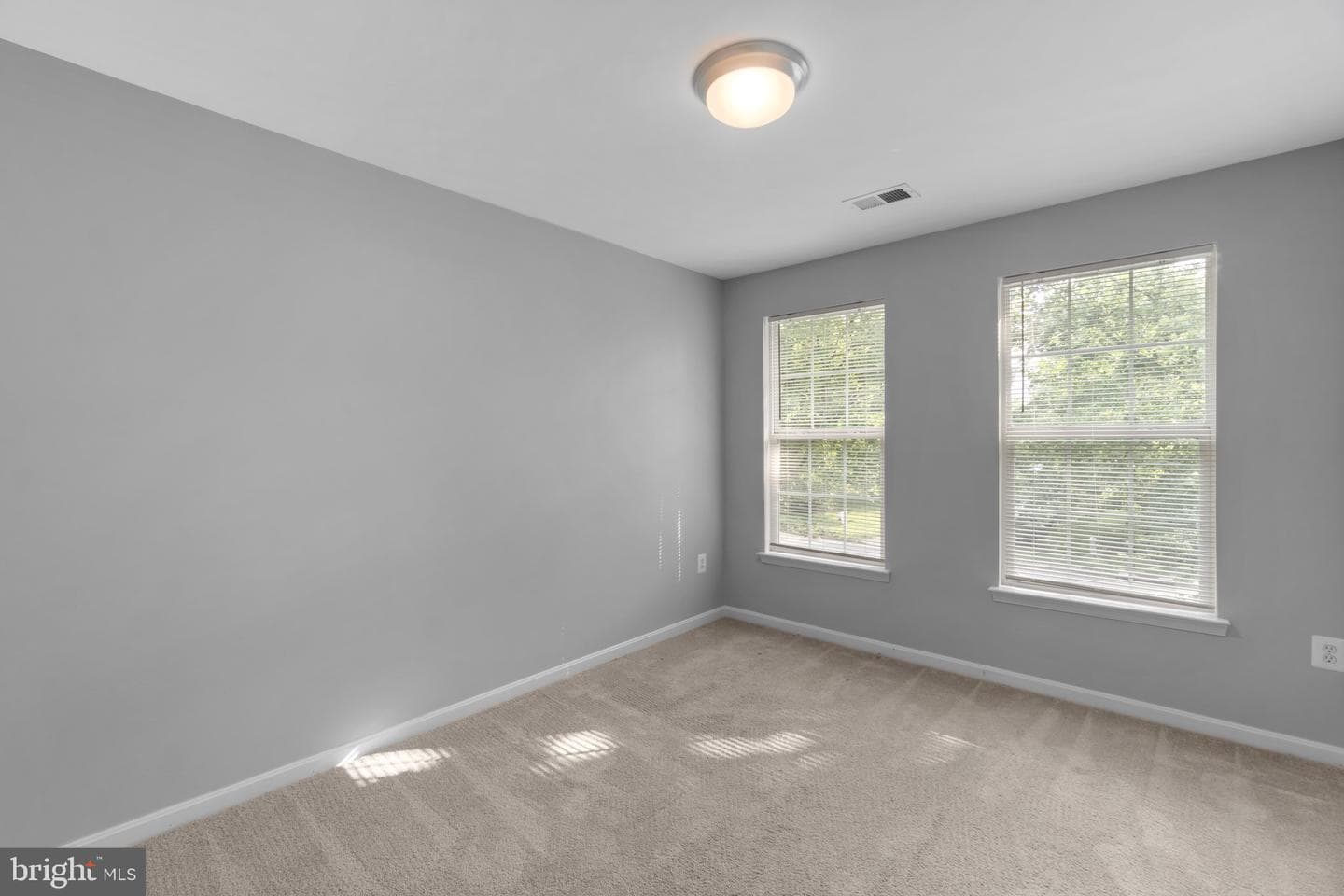17538 Falls Place photo 32