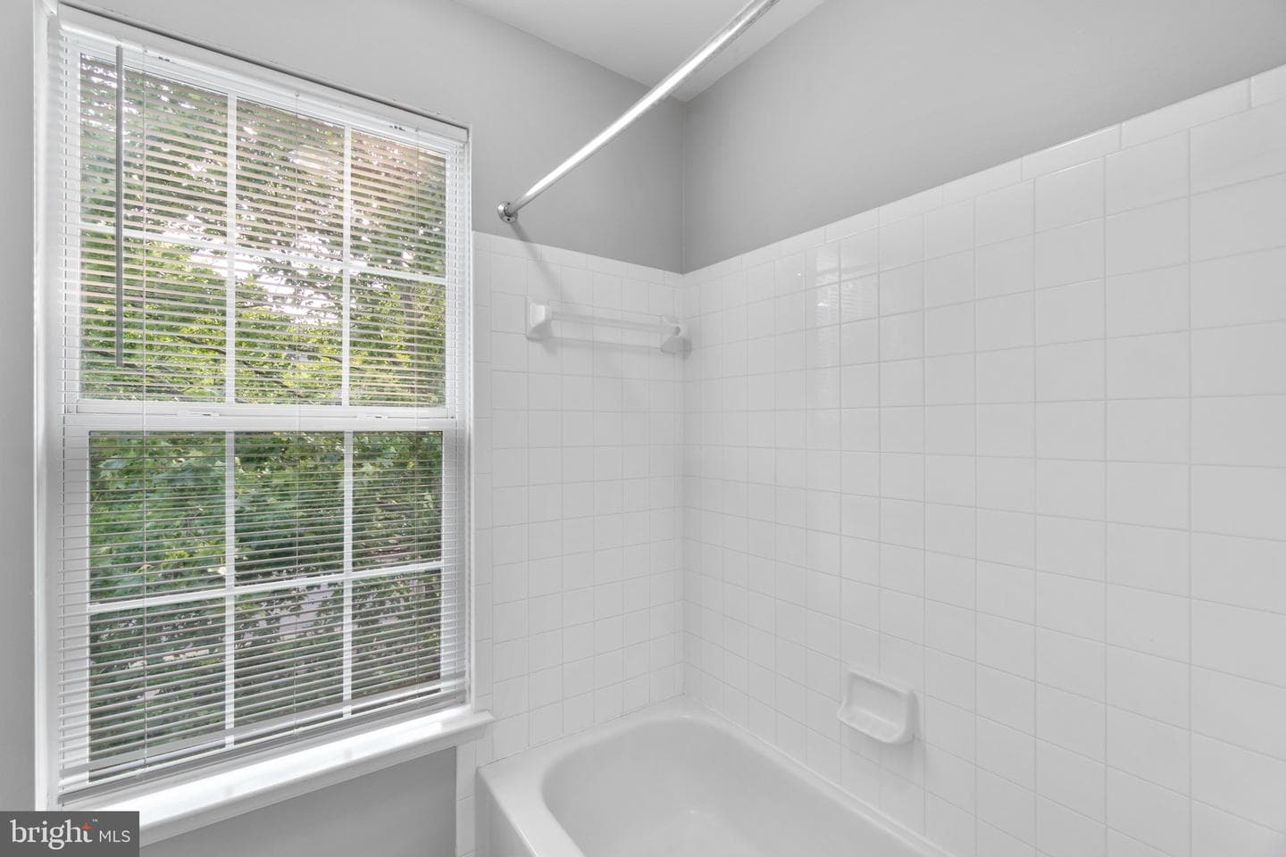 17538 Falls Place photo 35