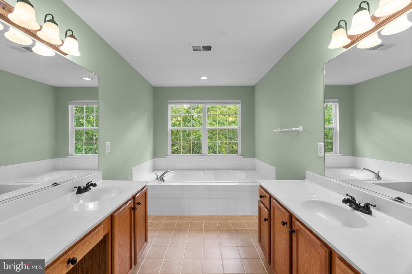 17538 Falls Place photo 45