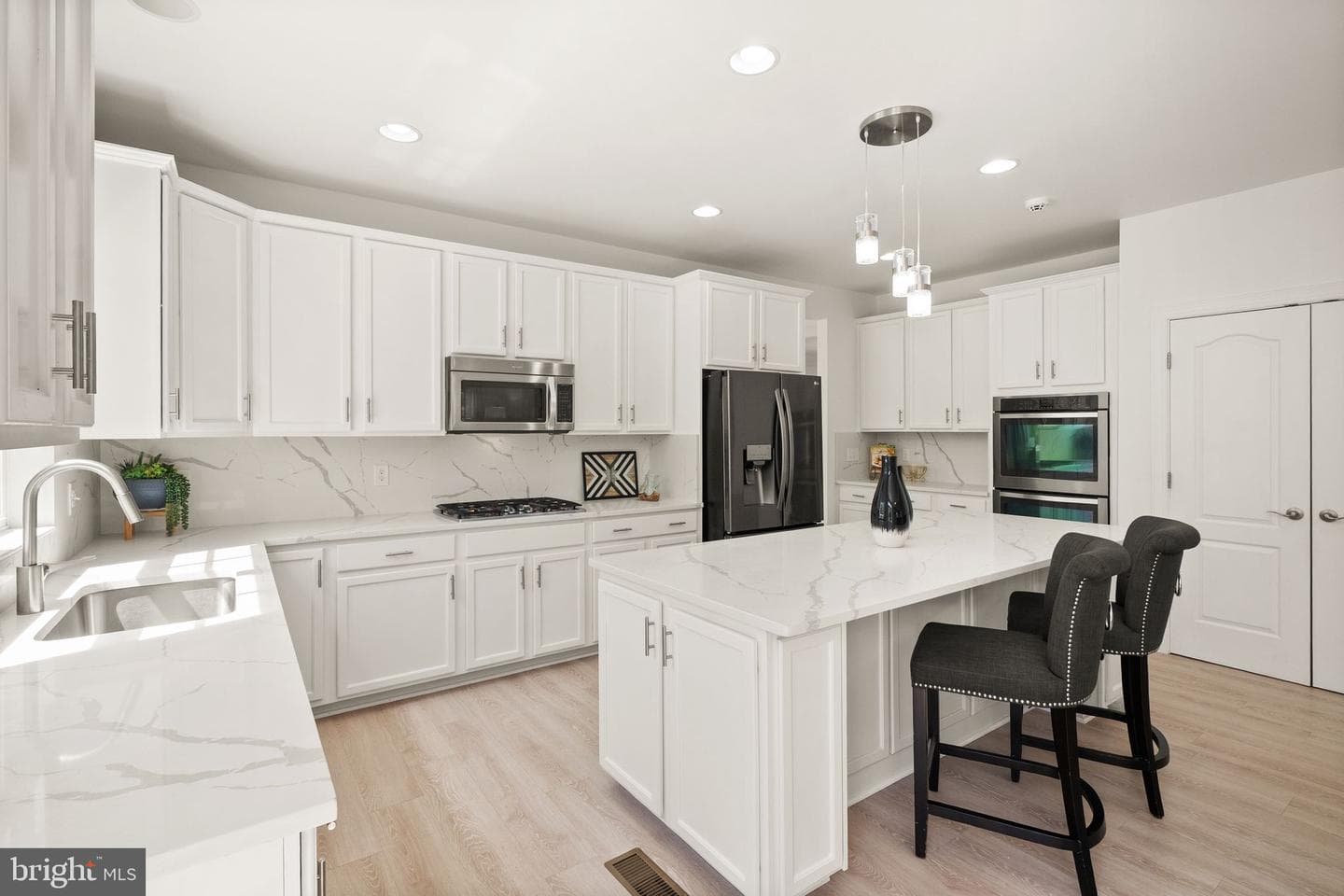 41125 Sheffield Forest Drive photo 6