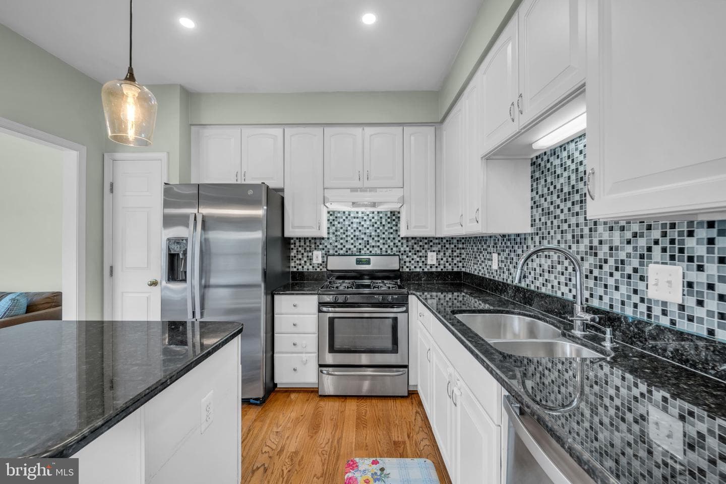 21780 Mornington Cresent Terrace photo 21