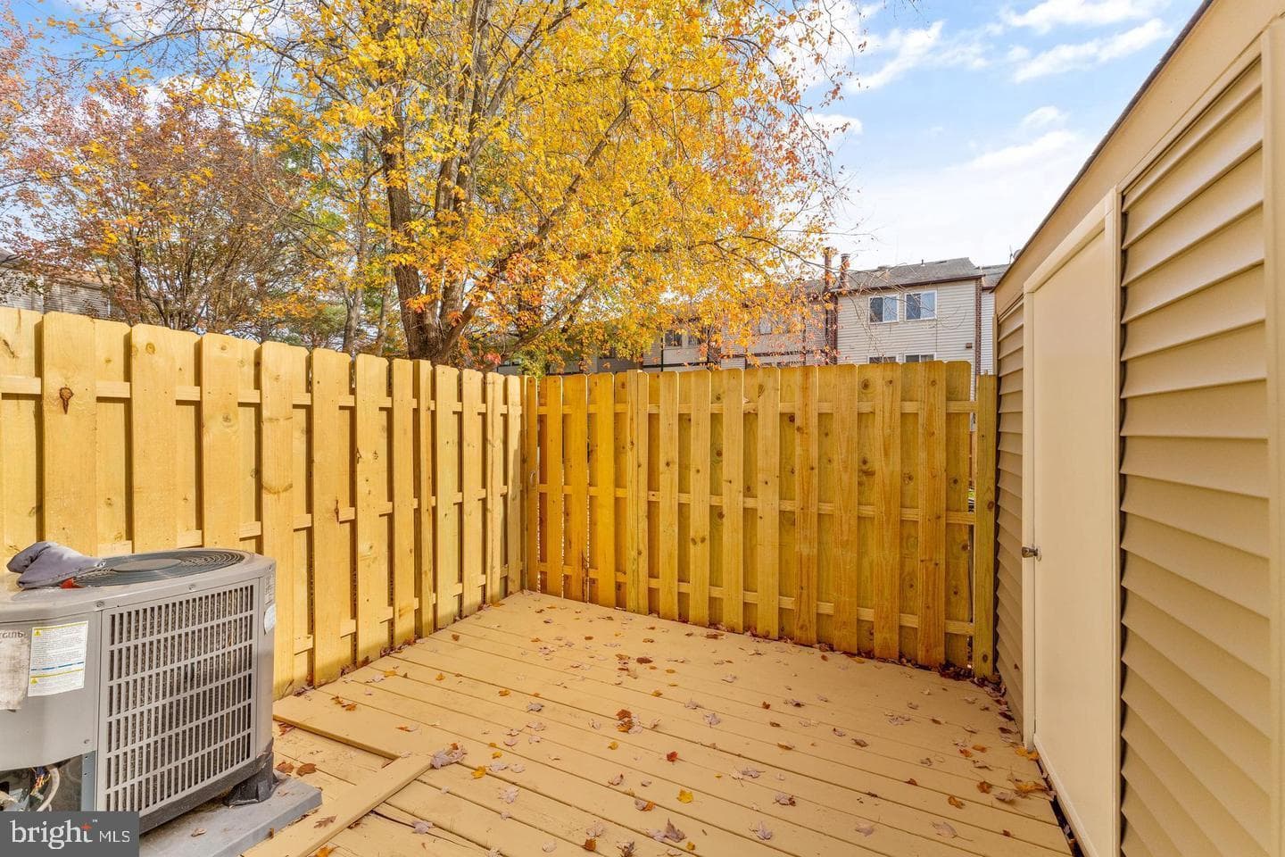 106 Charing Court photo 32