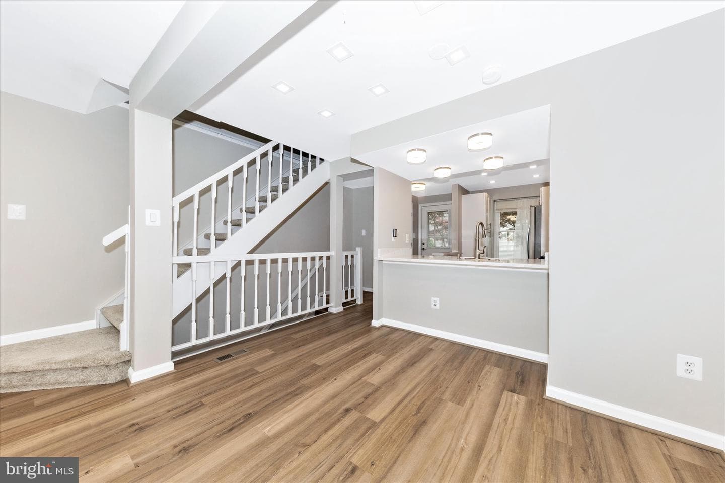 106 Charing Court photo 9