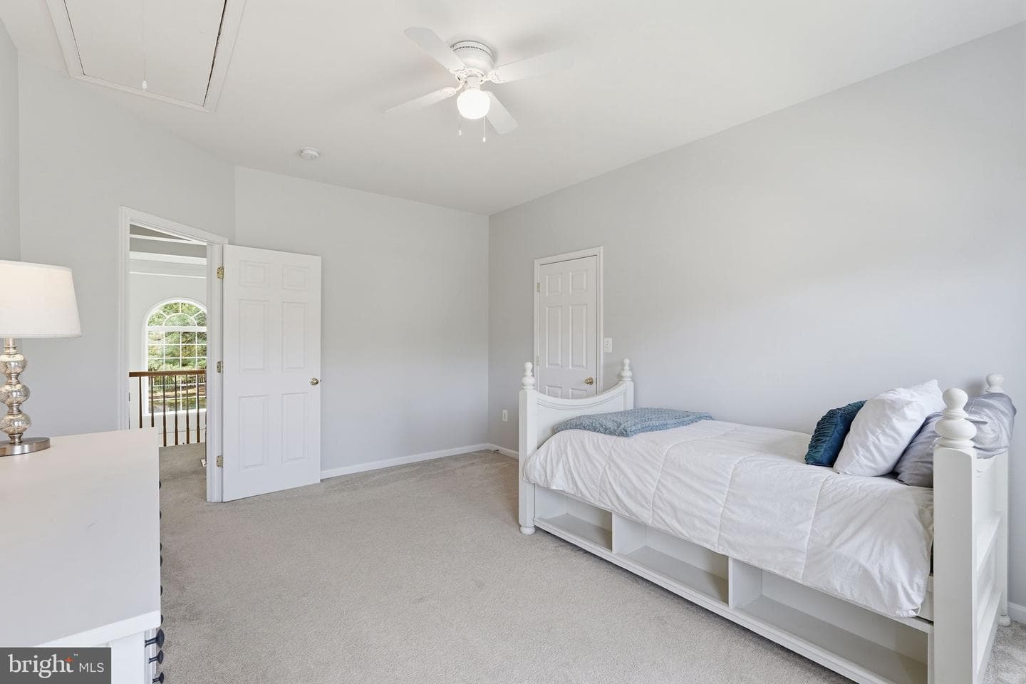 508 E Antietam Court photo 32