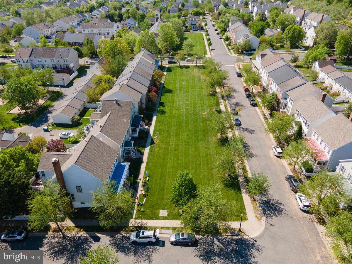 20361 Hartwell Street photo 4