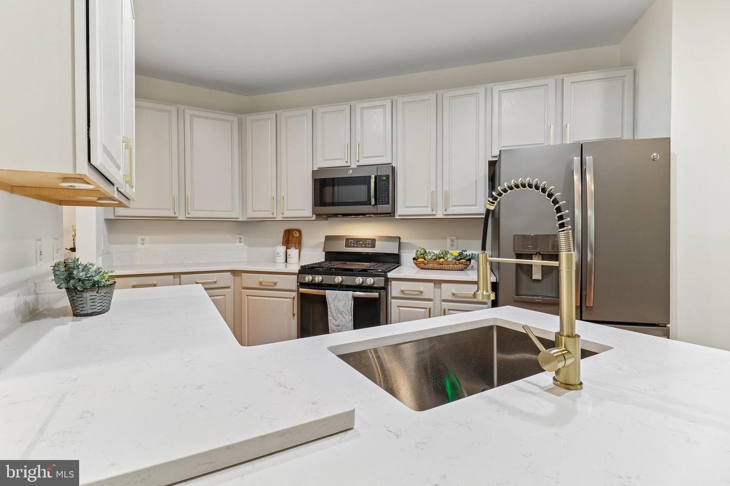 43528 Clivedon Court photo 6