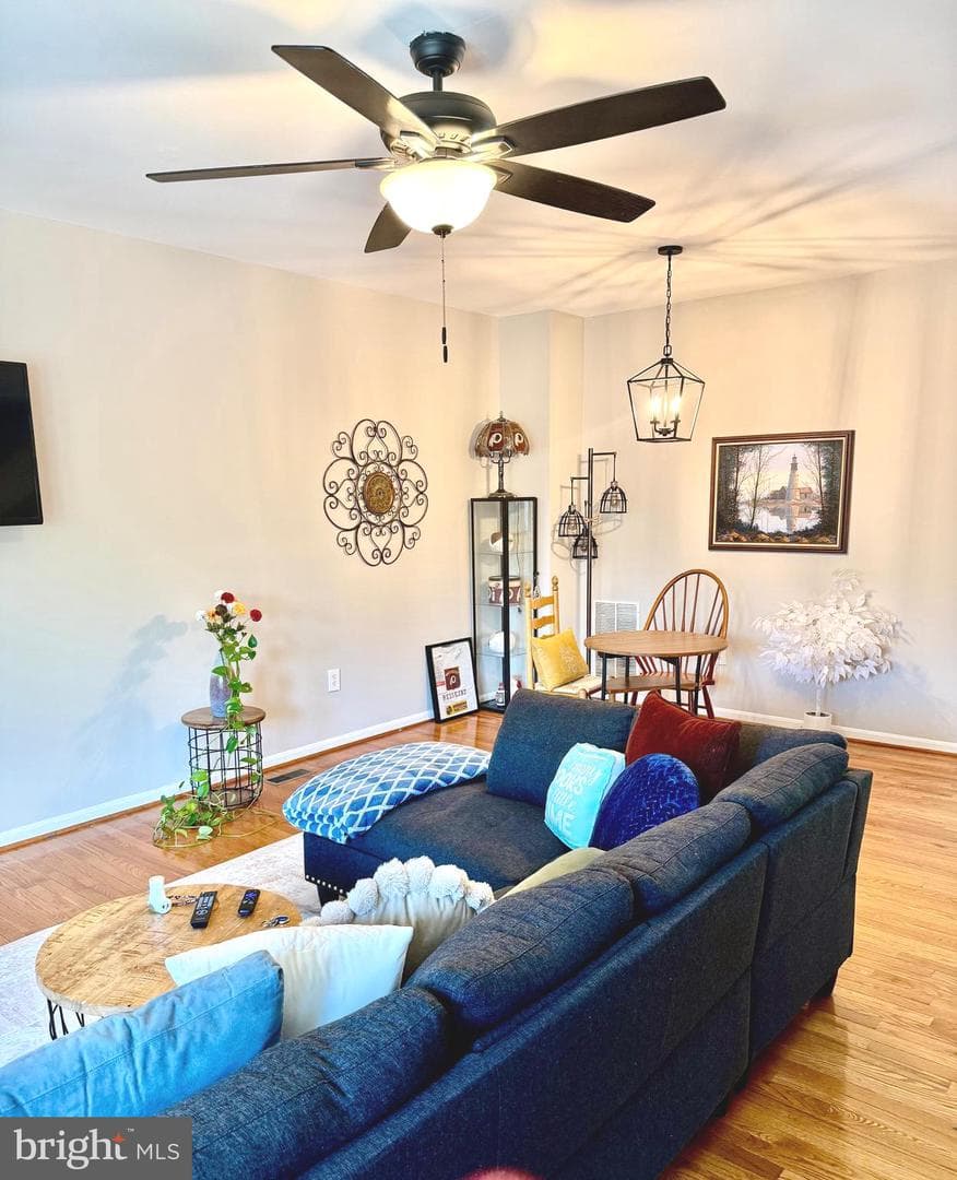 20275 Glenrobin Terrace photo 14