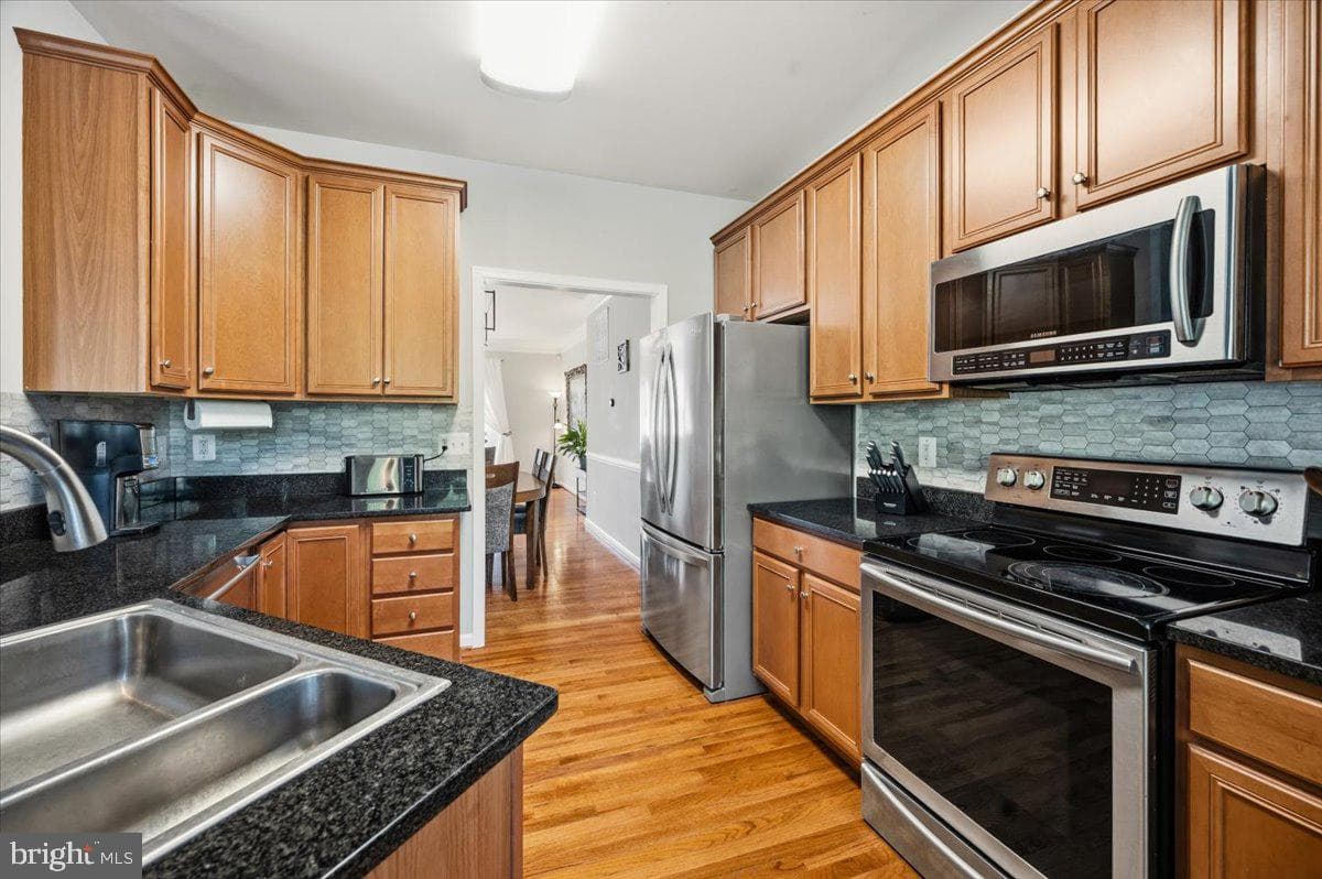 210 Elder Terrace photo 15