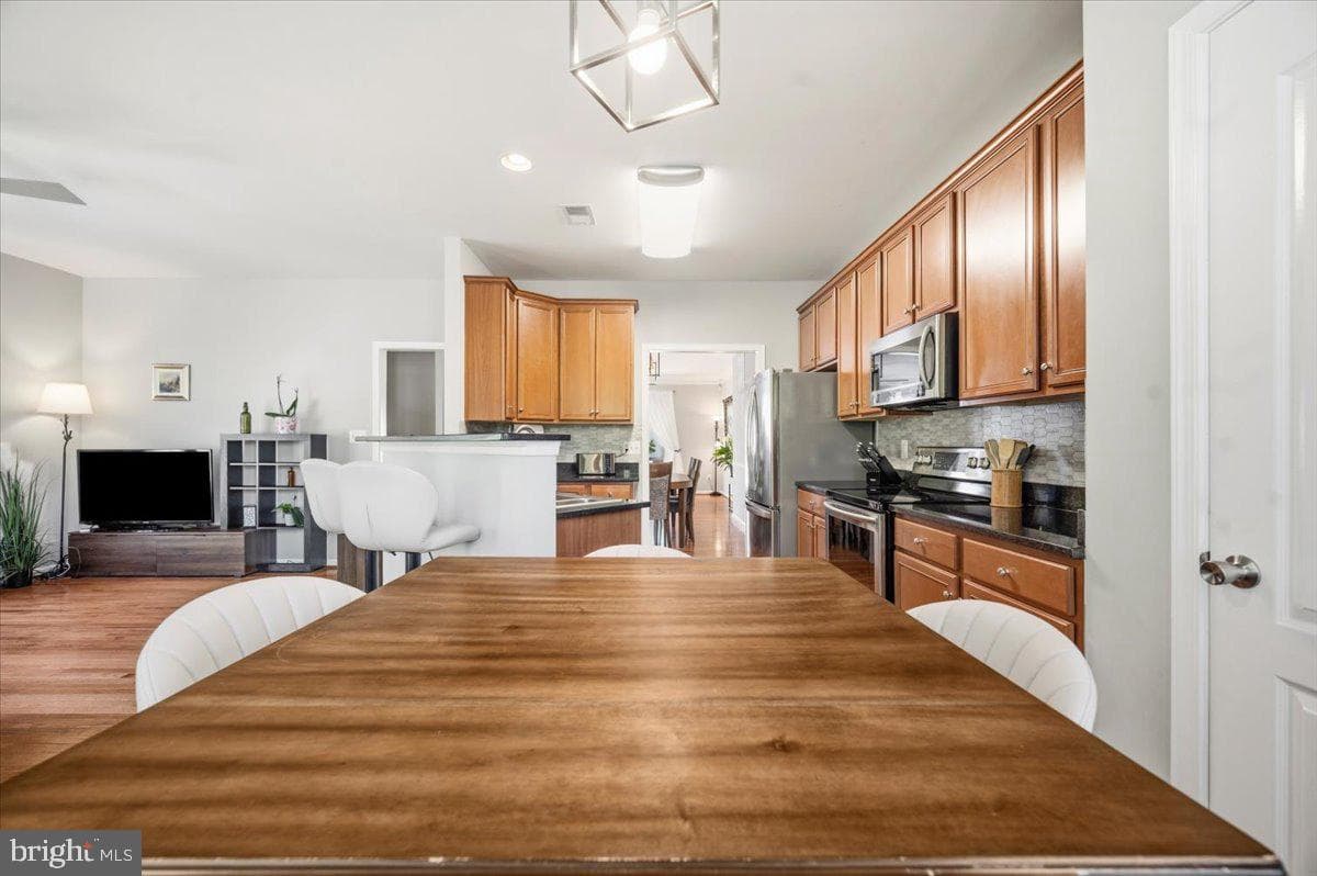 210 Elder Terrace photo 18