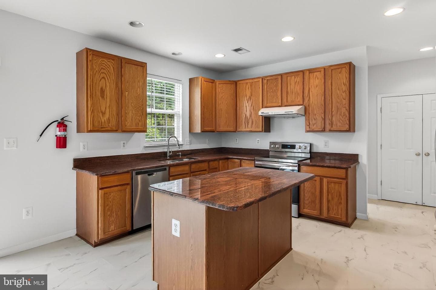 25825 Spring Farm Circle photo 32