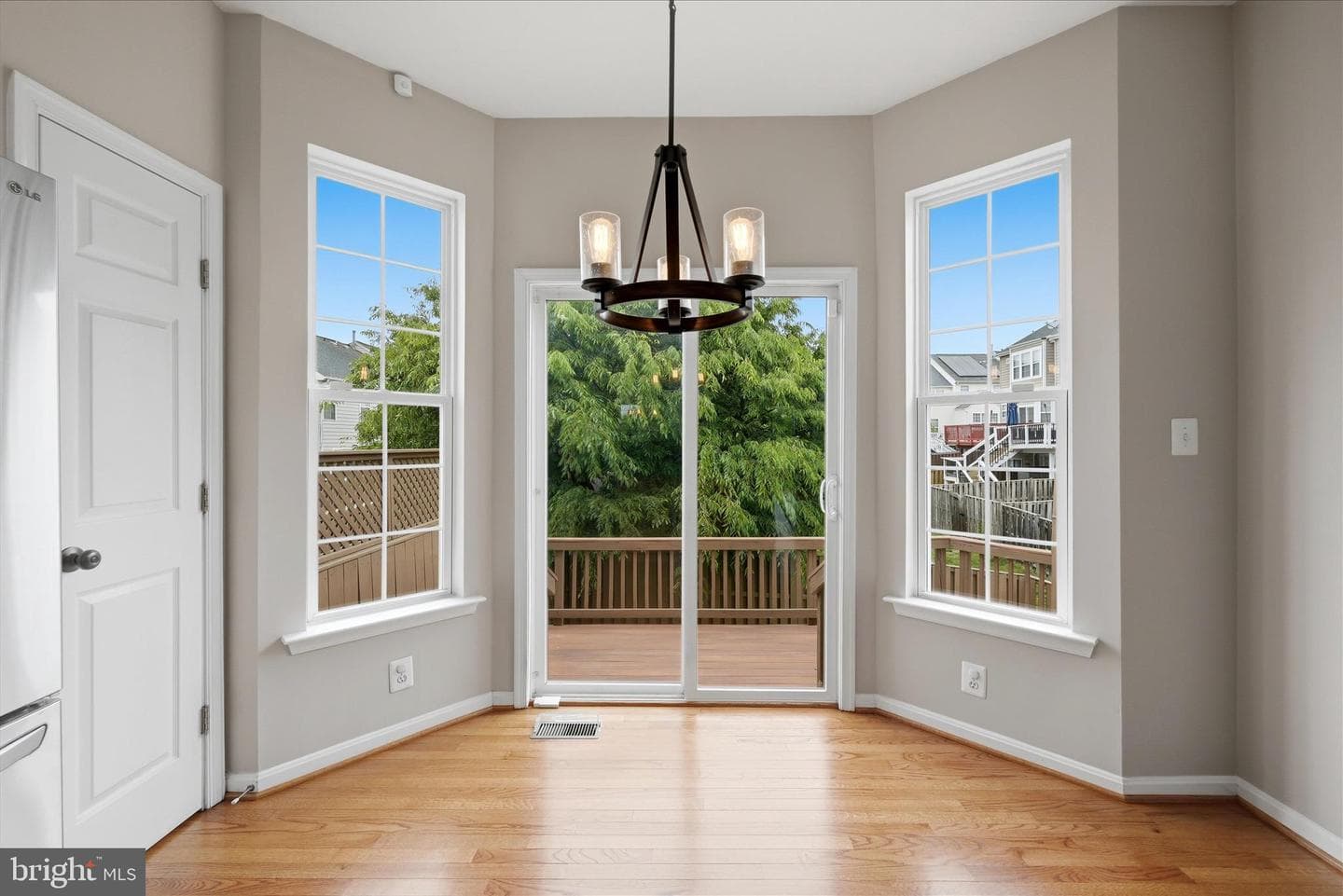 509 Edmonton Terrace NE photo 14