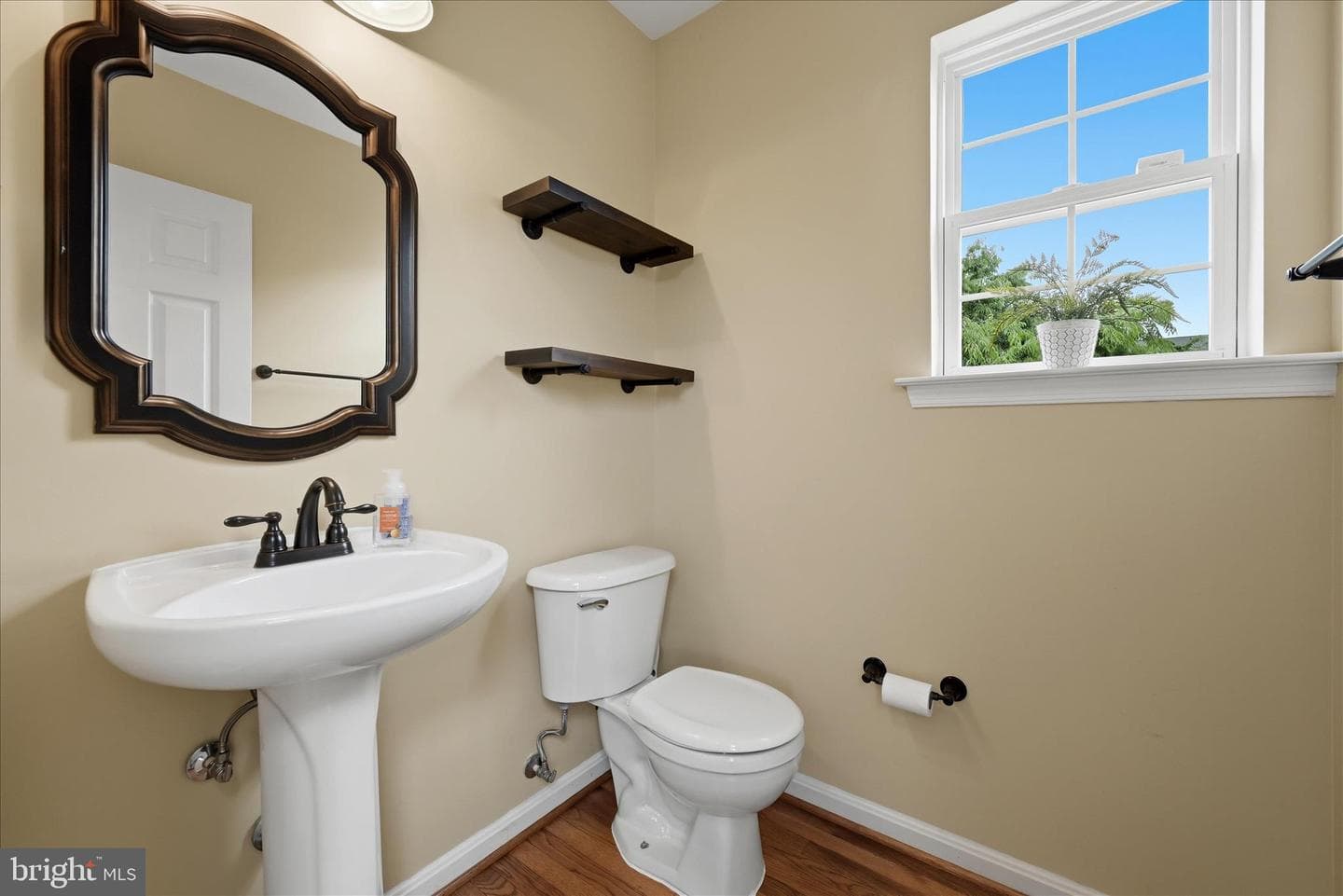 509 Edmonton Terrace NE photo 15