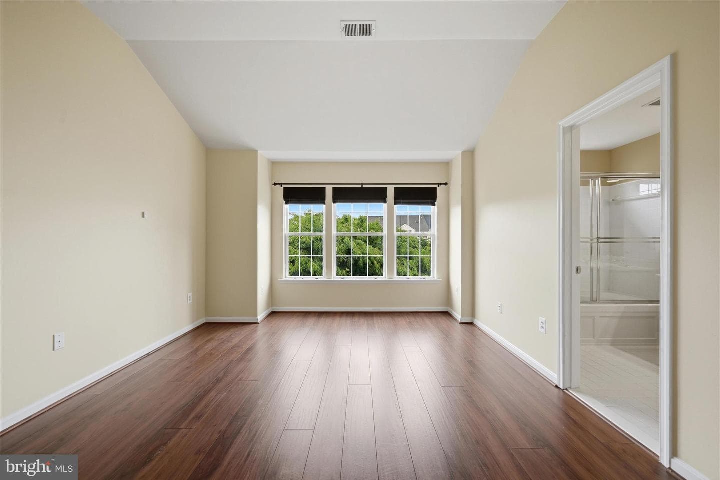 509 Edmonton Terrace NE photo 17