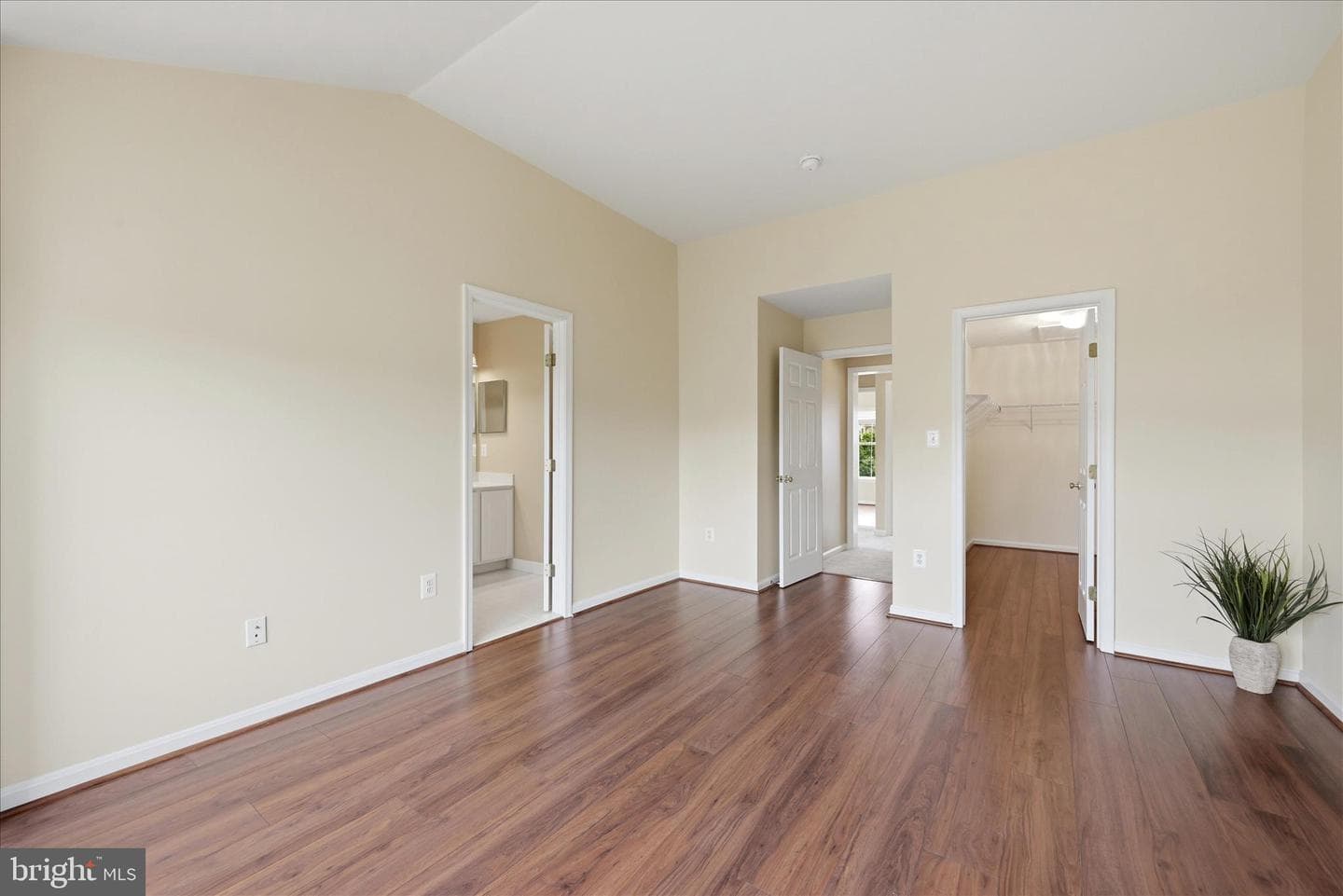 509 Edmonton Terrace NE photo 18