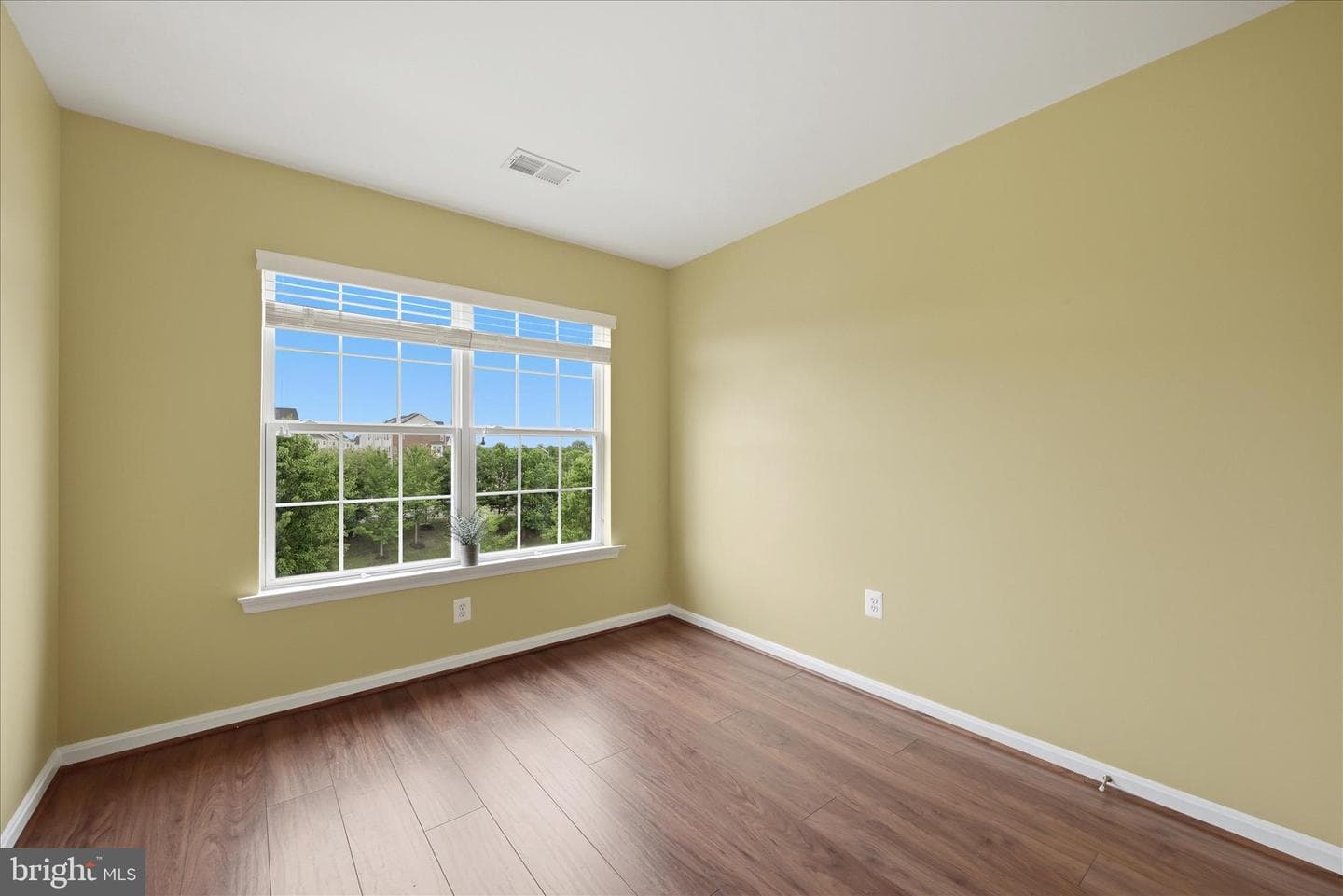 509 Edmonton Terrace NE photo 25