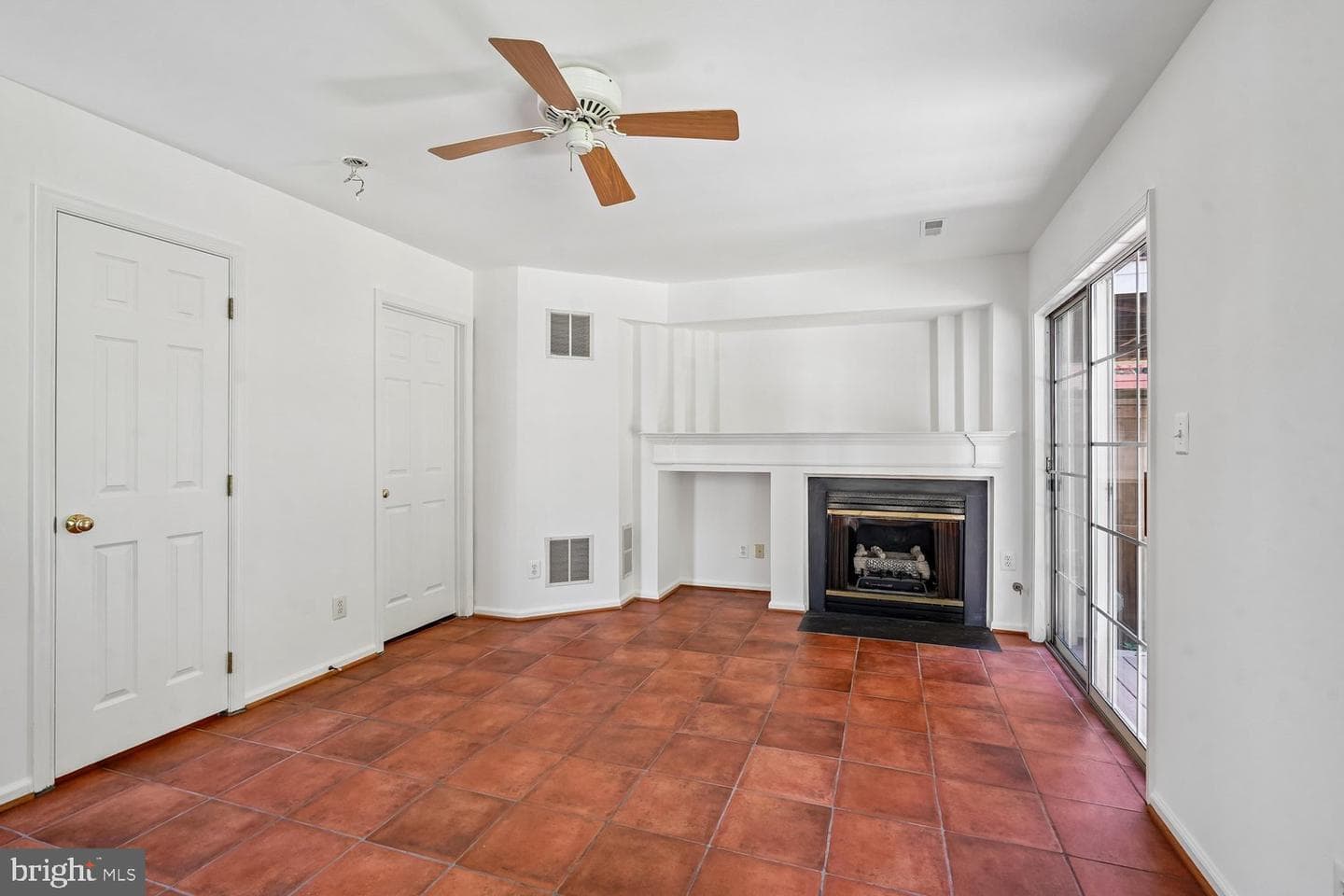 43131 Huntsman Square photo 42