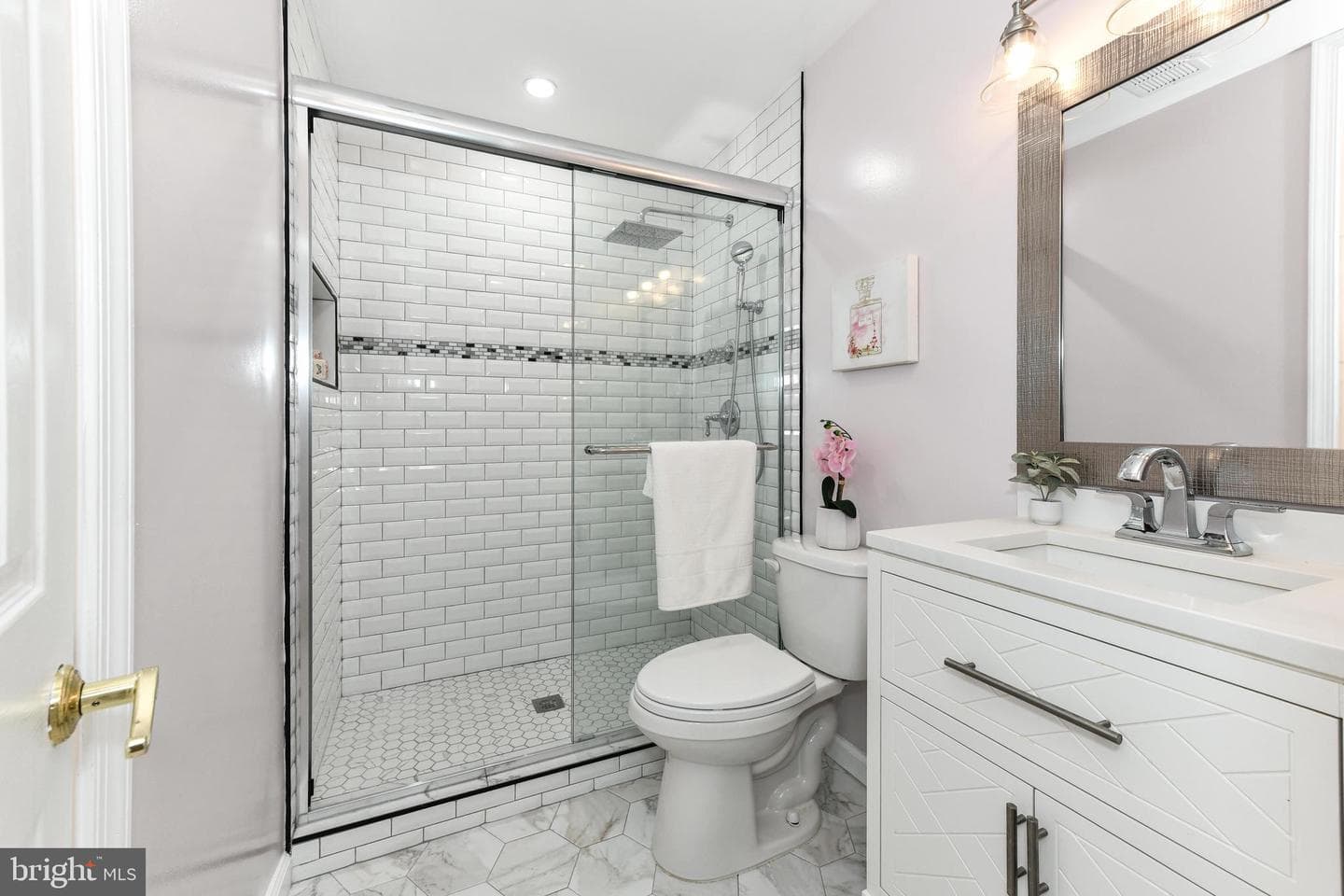 14 Oak Lane photo 18