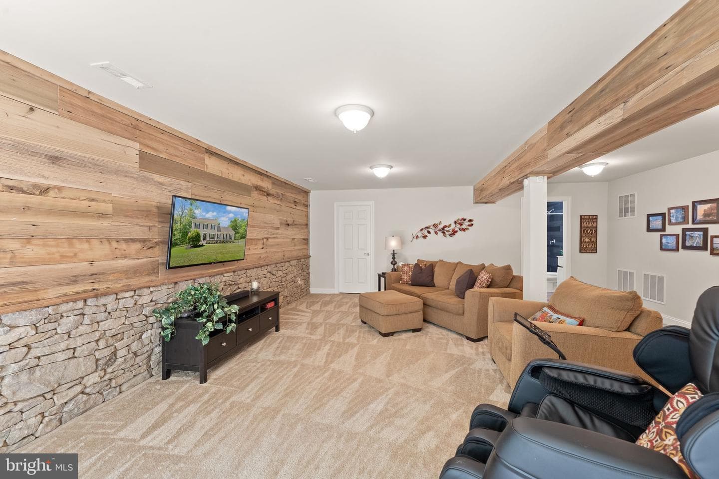 18113 Linden Grove Court photo 54