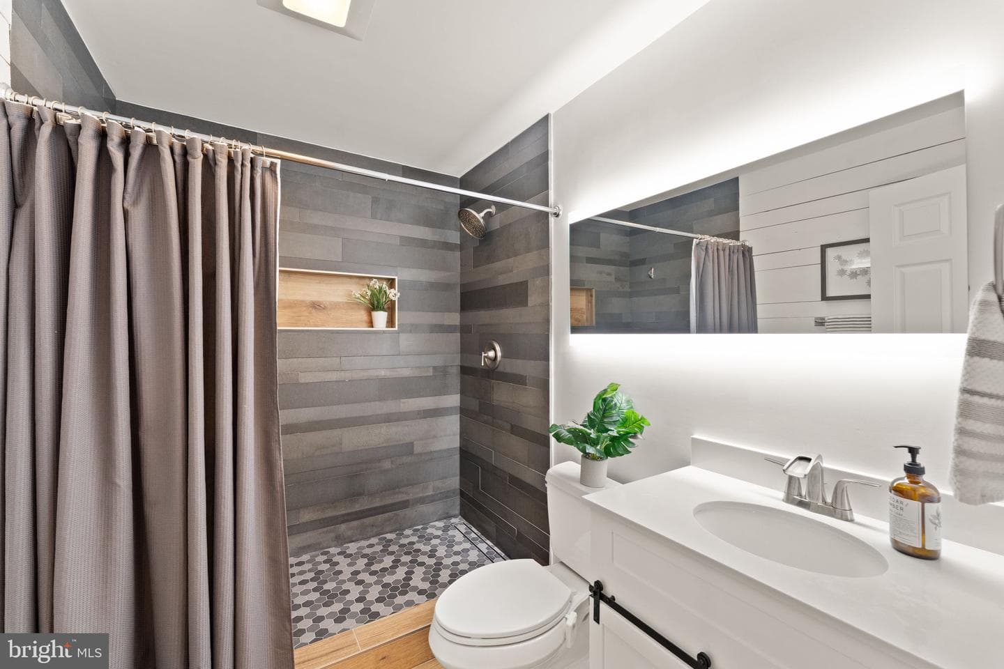 18113 Linden Grove Court photo 55