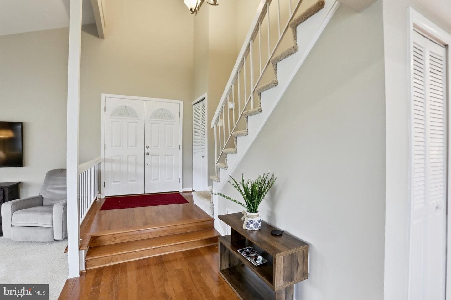 730 Sugarland Run Drive photo 3