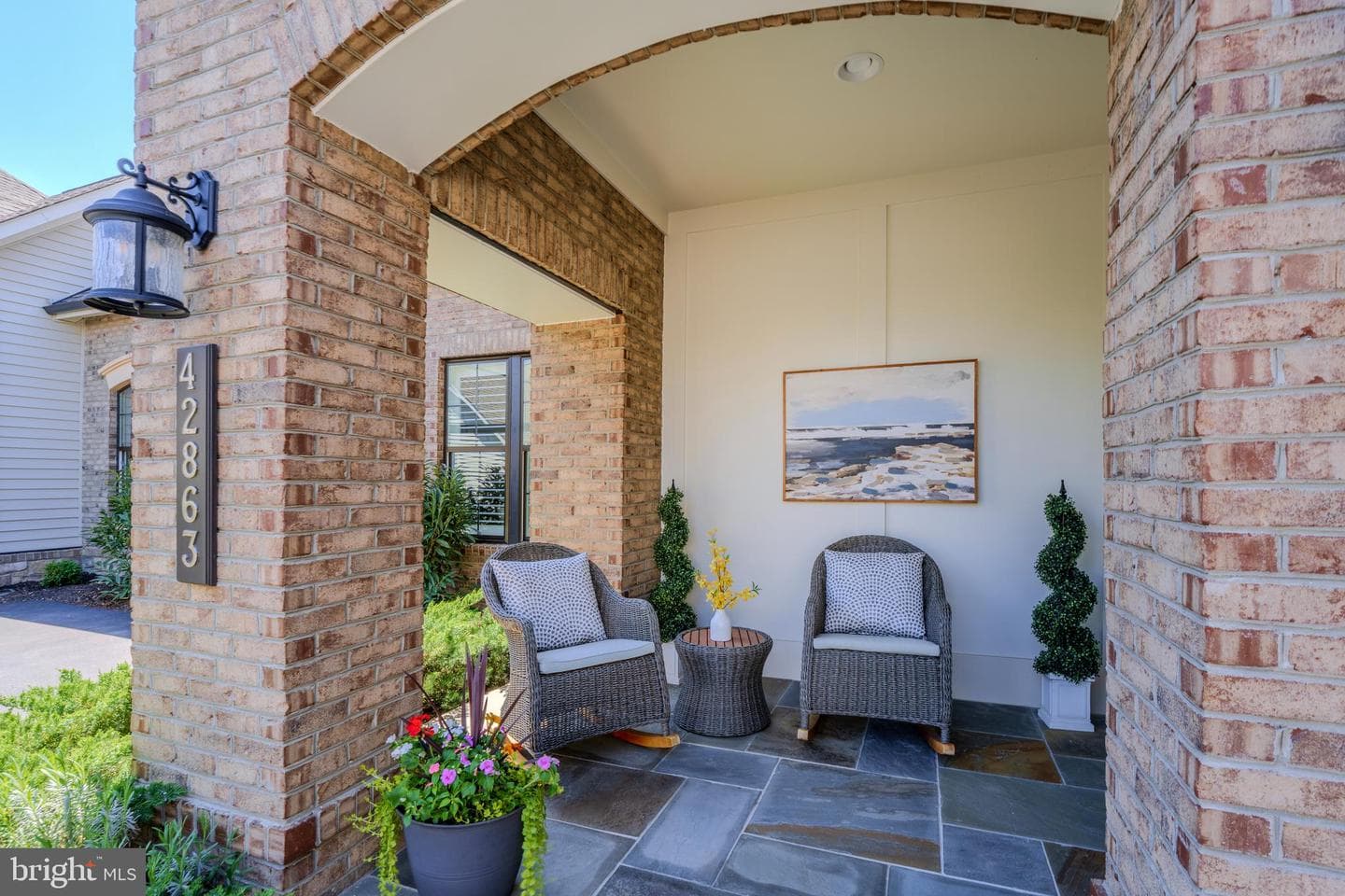 42863 Beaver Crossing Square photo 4