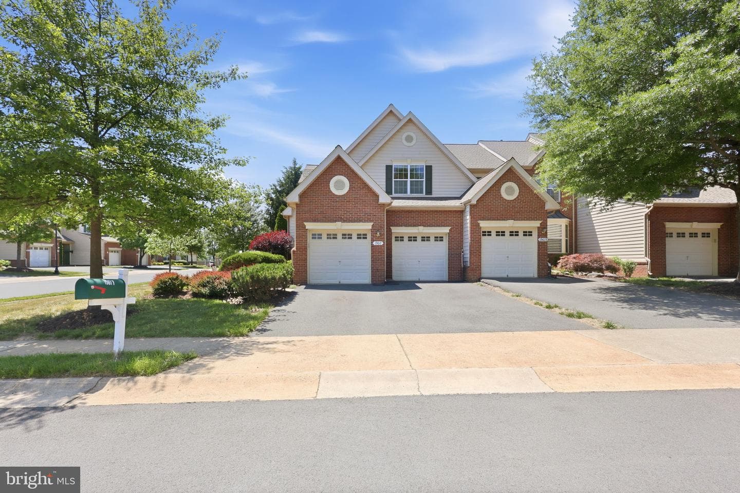 19617 Edgemont Square photo 64