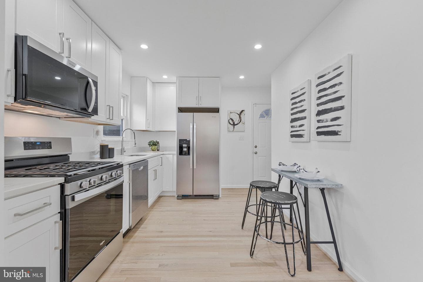 450 E E Street photo 20