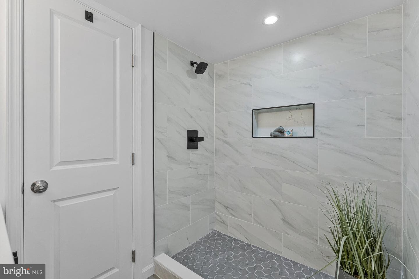 450 E E Street photo 22