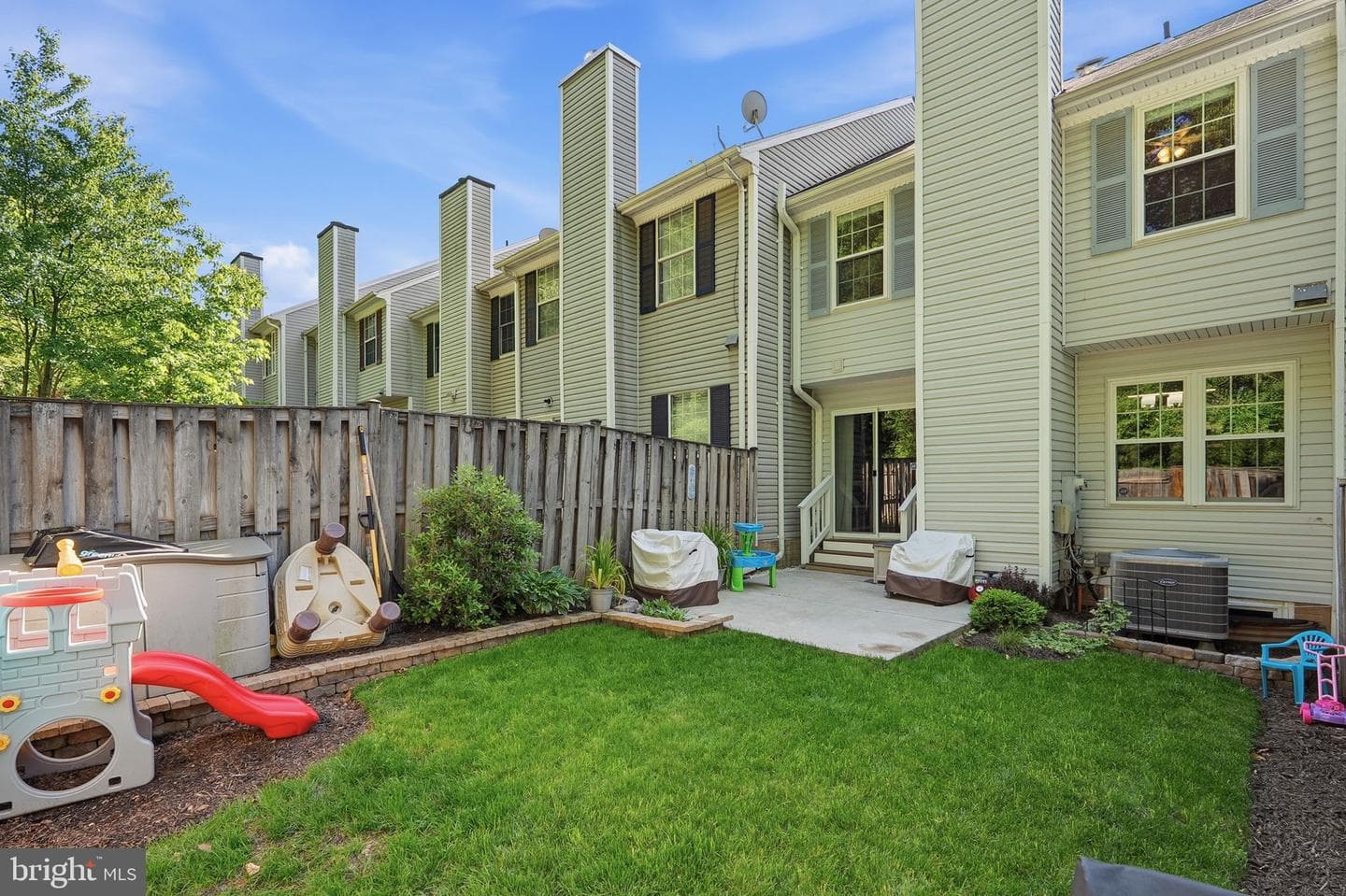 165 Sulgrave Court photo 4
