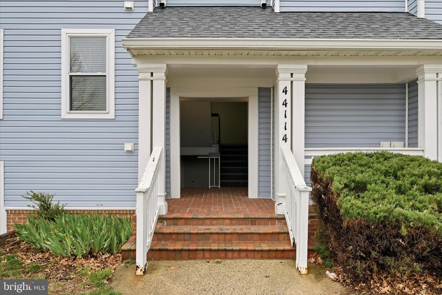 44114 Natalie Terrace #202 photo 3
