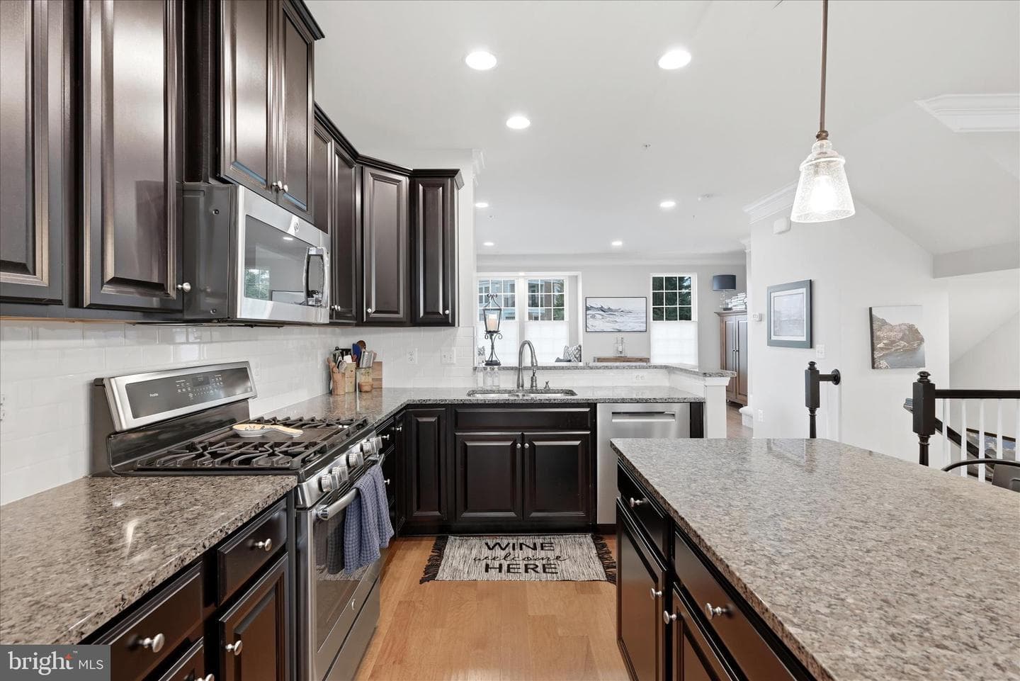 402 Haupt Square SE photo 15