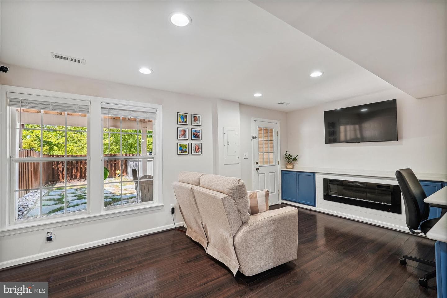 25435 Elm Terrace photo 5