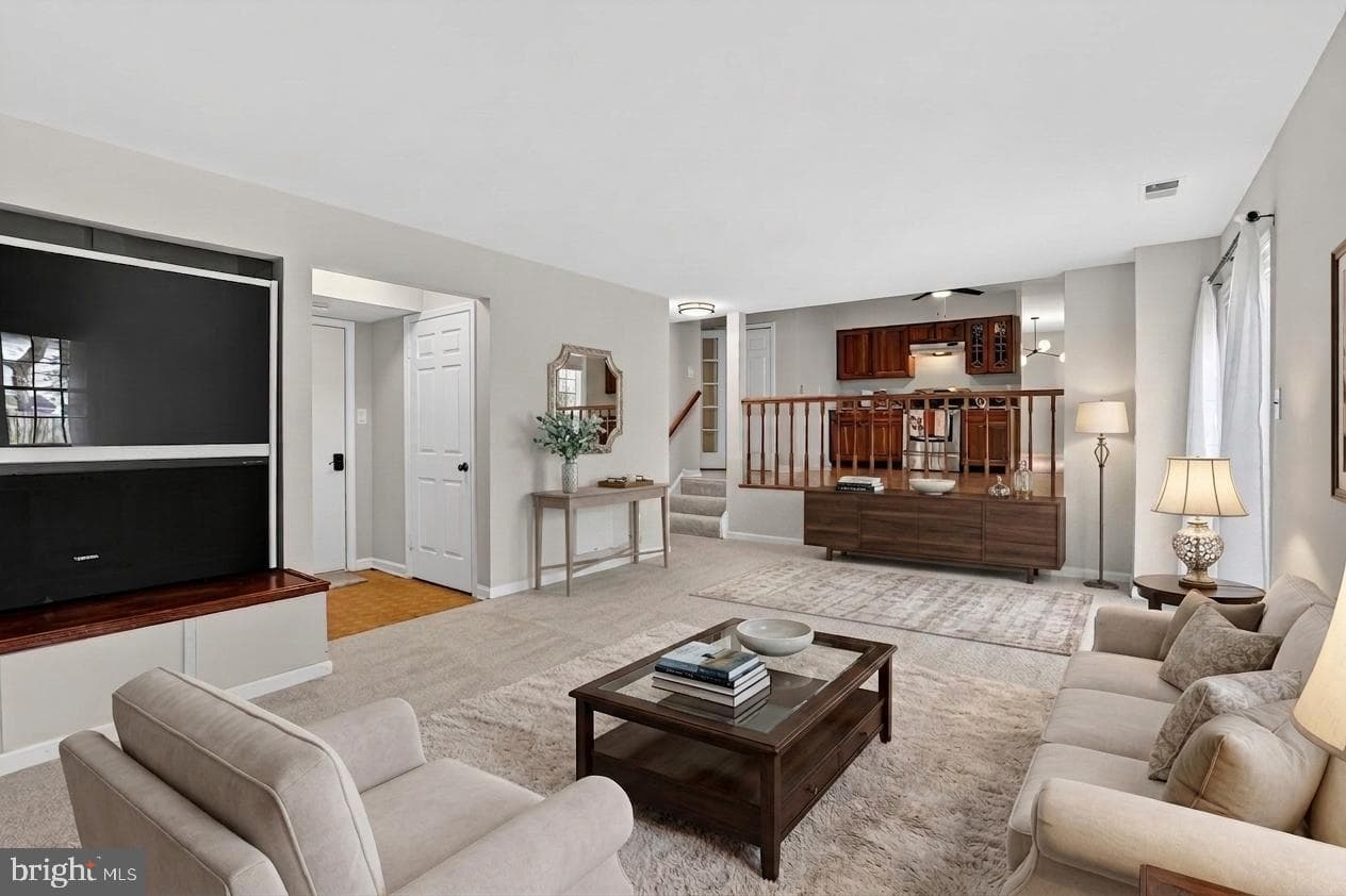 306 Lounsbury Court NE photo 6