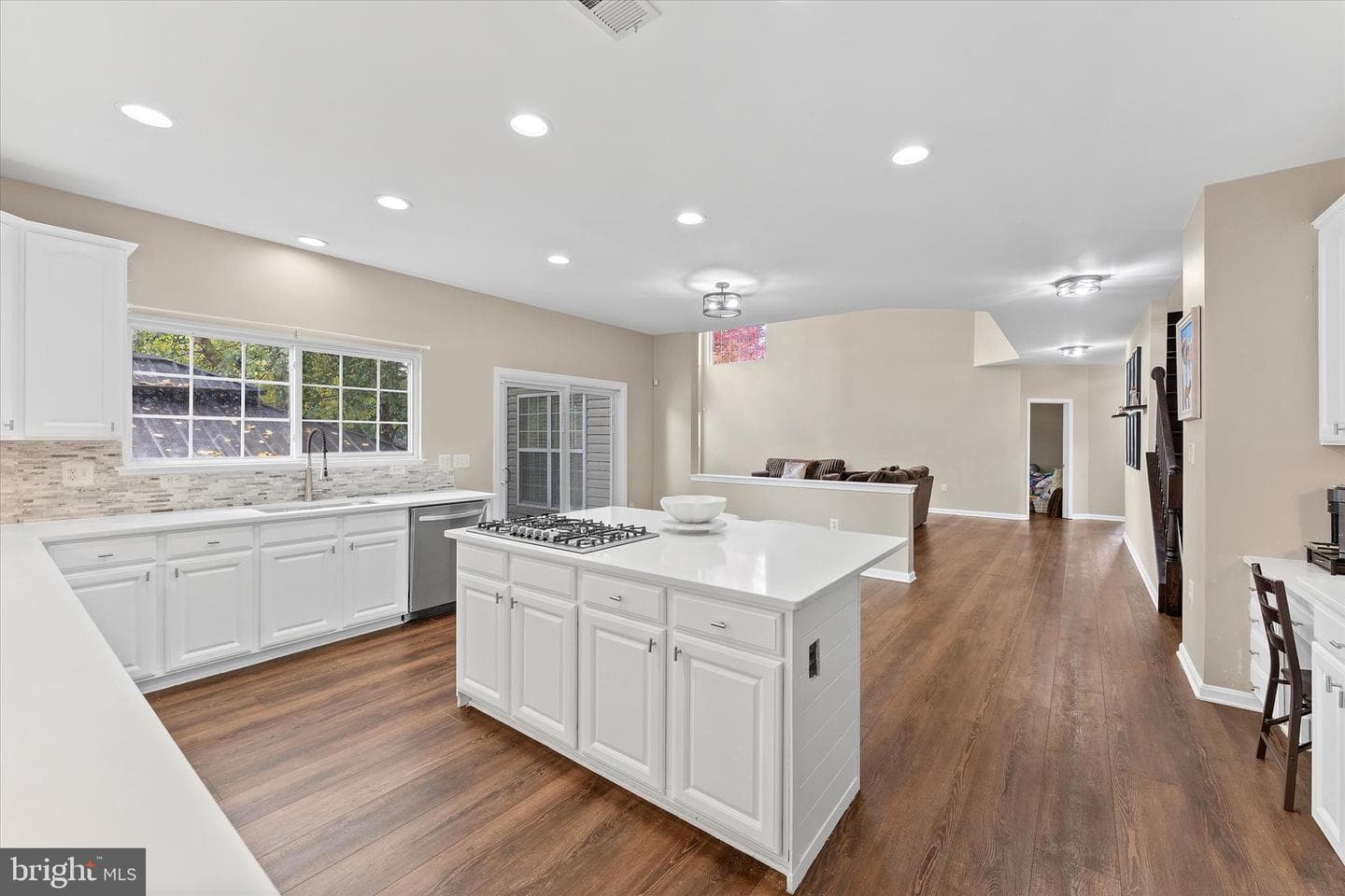 913 Strawberry Court photo 10
