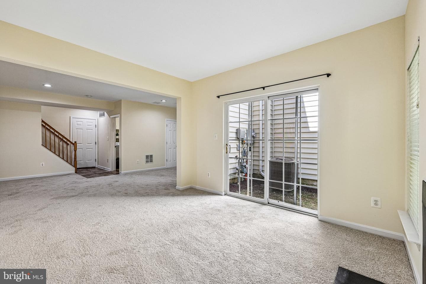 26071 Nimbleton Square photo 45
