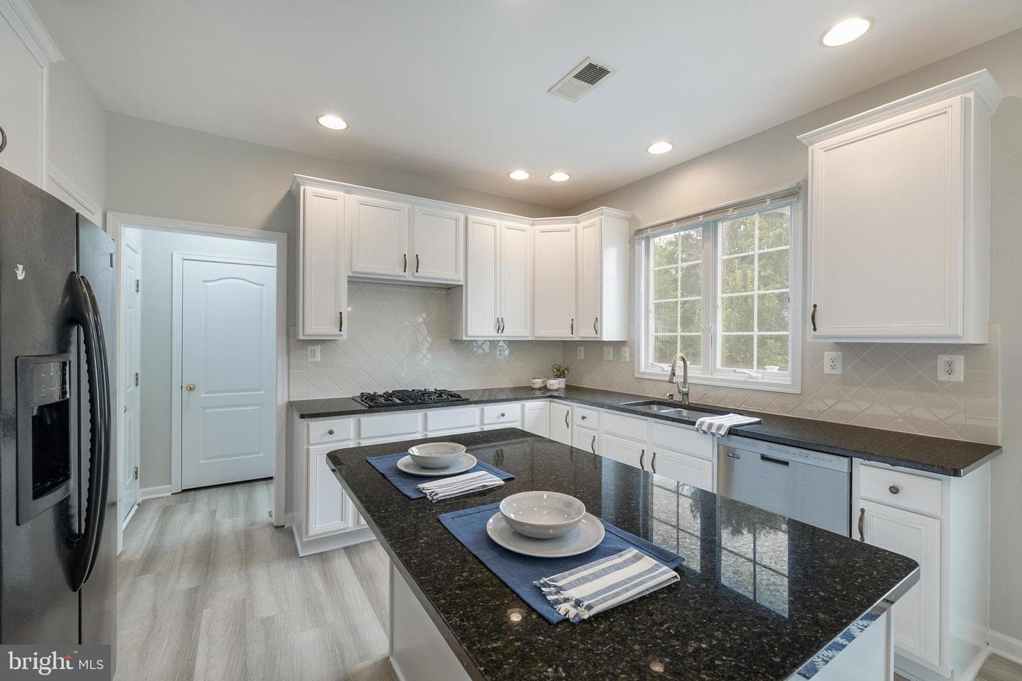 22829 Queensbridge Drive photo 18