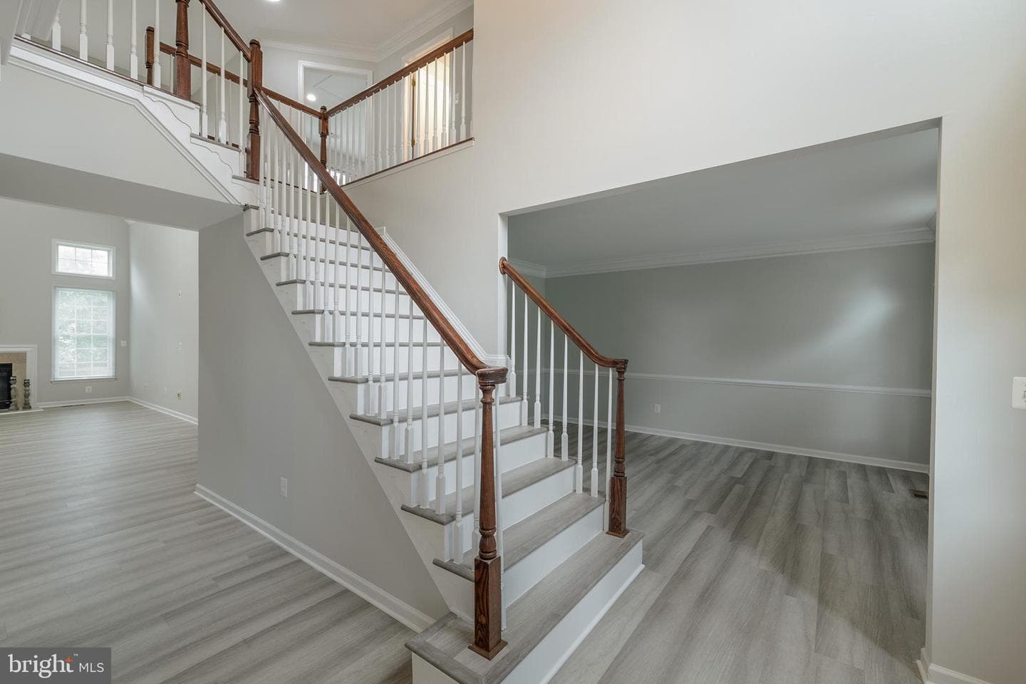 22829 Queensbridge Drive photo 2