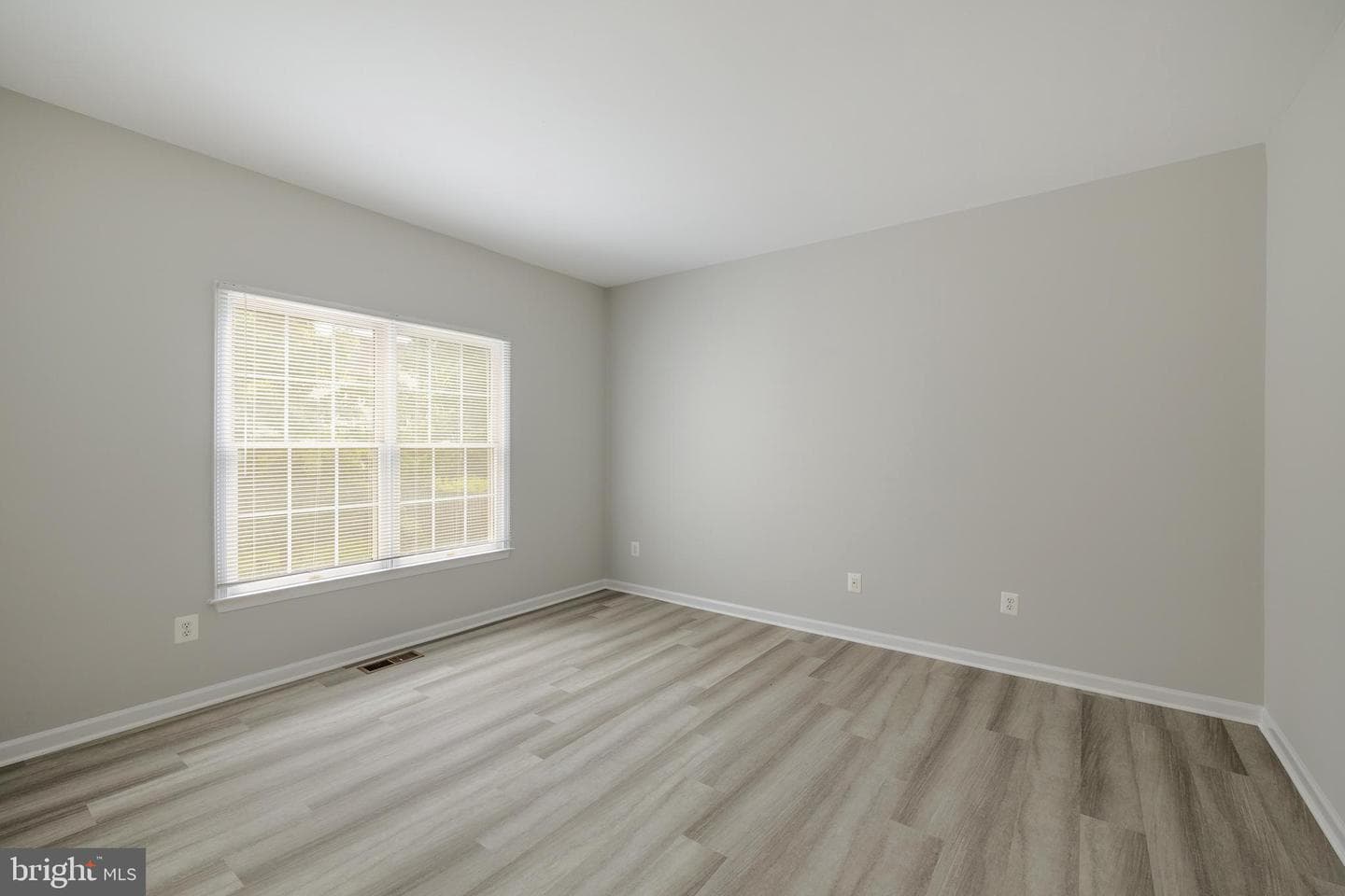 22829 Queensbridge Drive photo 22