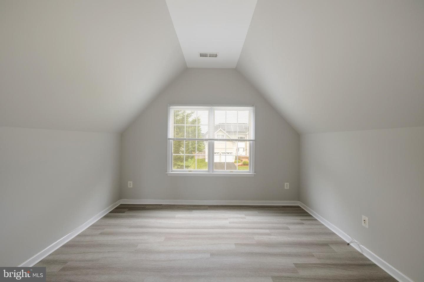 22829 Queensbridge Drive photo 29