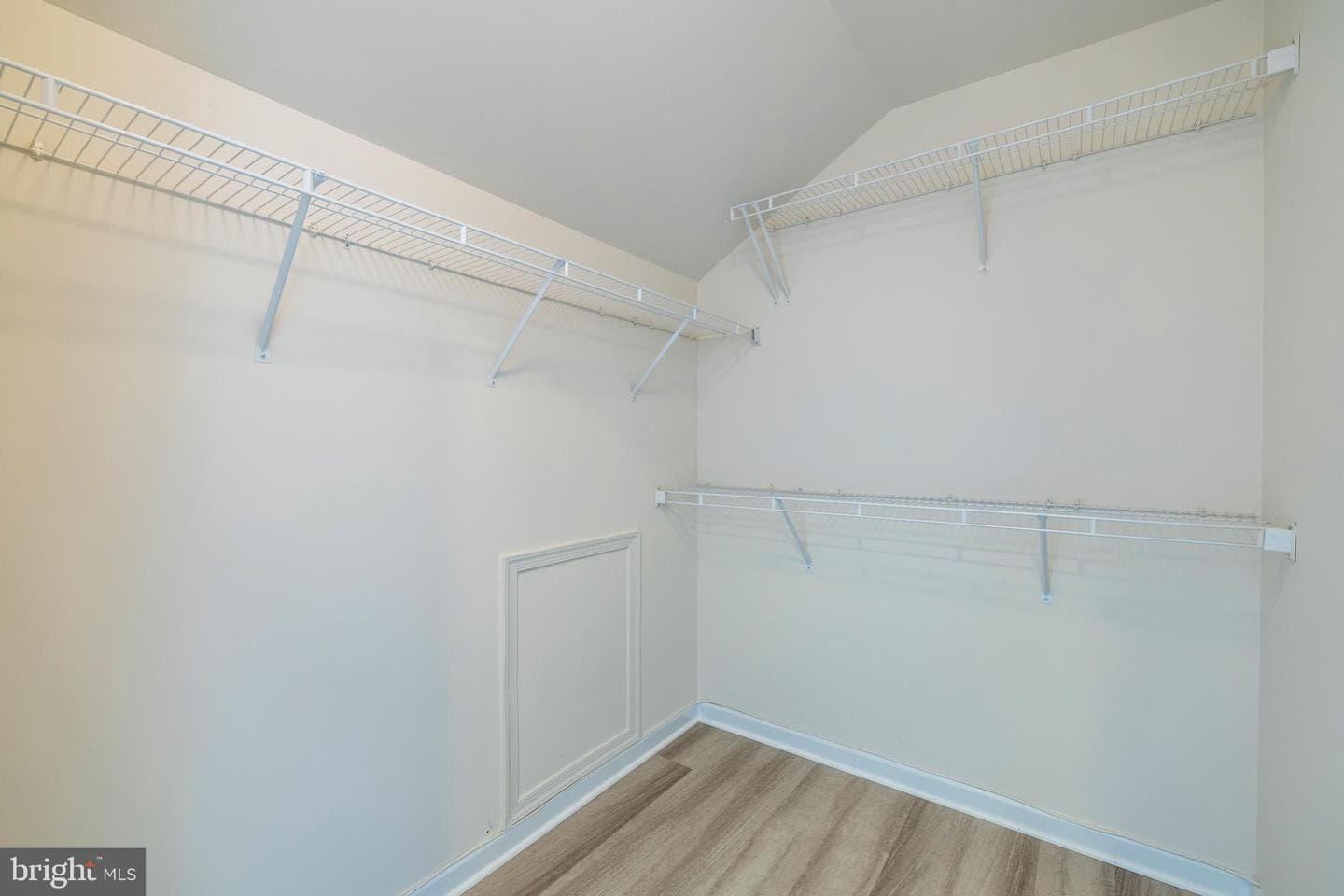 22829 Queensbridge Drive photo 30