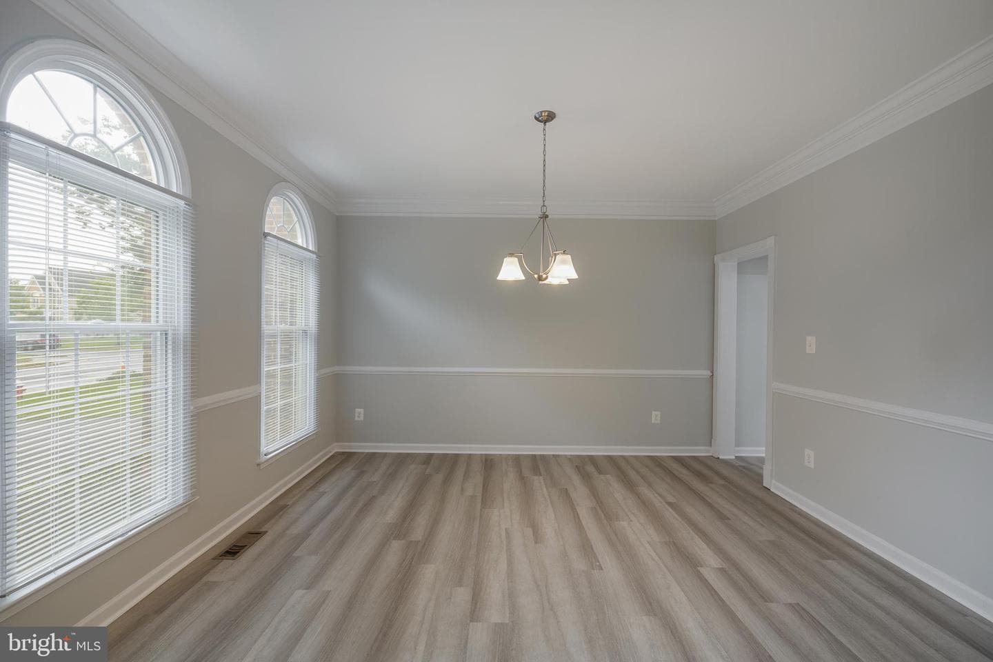 22829 Queensbridge Drive photo 7
