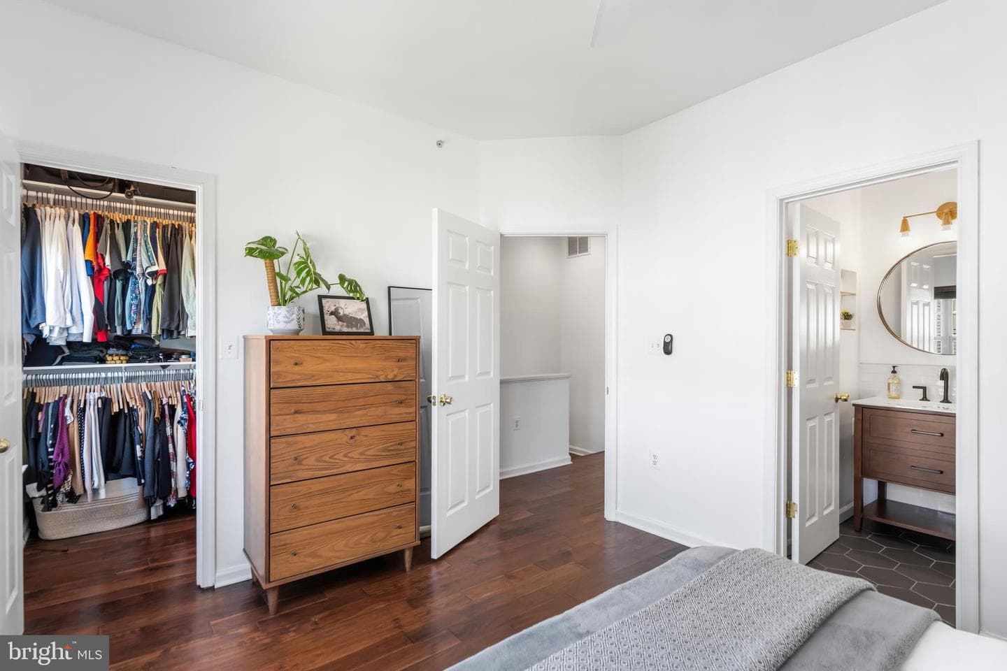 21843 Kelsey Square photo 19