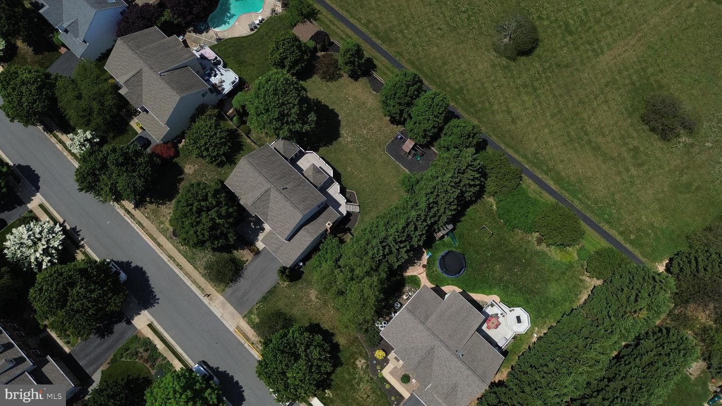 413 Crosman Court photo 84