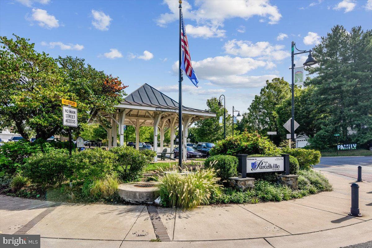 320 N Constitution Way photo 94